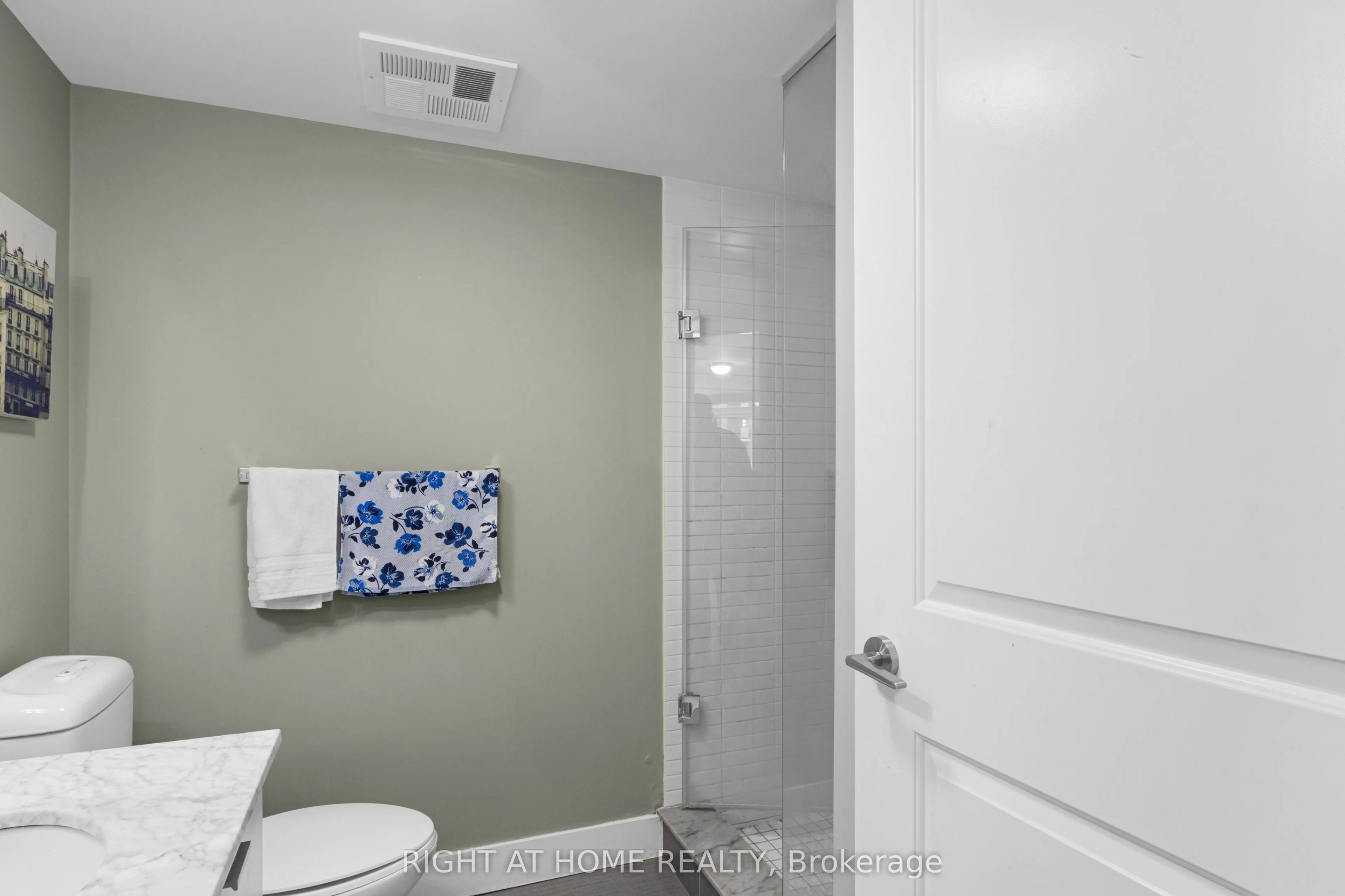 23 Sheppard Avenue E #904