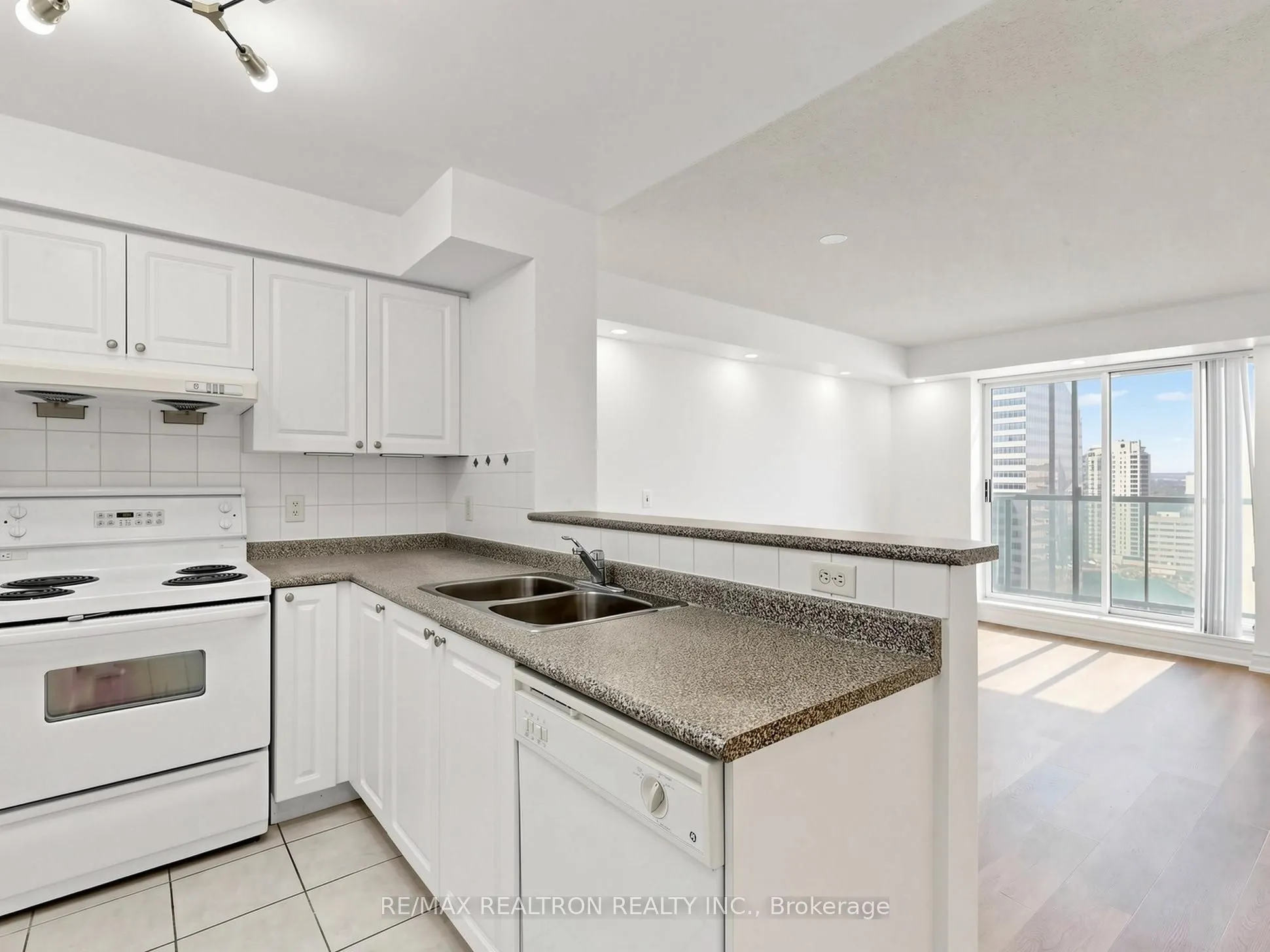 20 Olive Avenue #LPH03