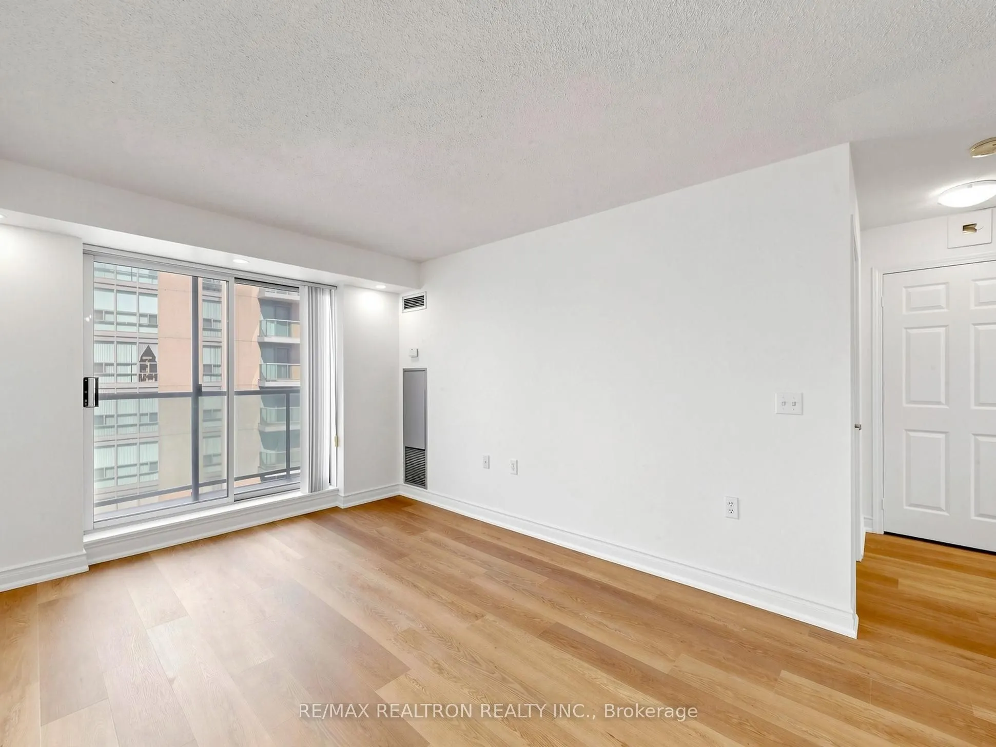 20 Olive Avenue #LPH03