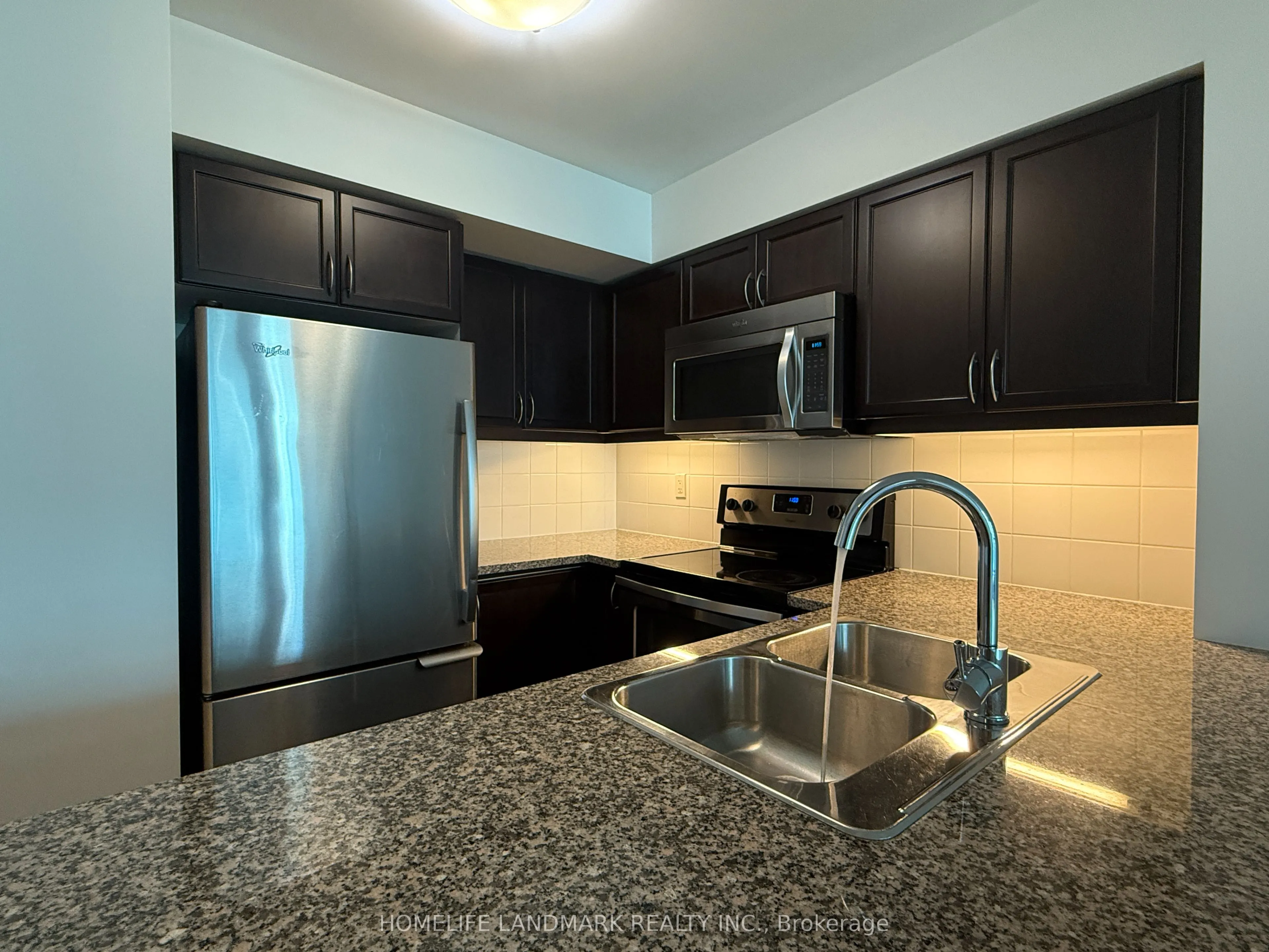 19 Grand Trunk Crescent #2605