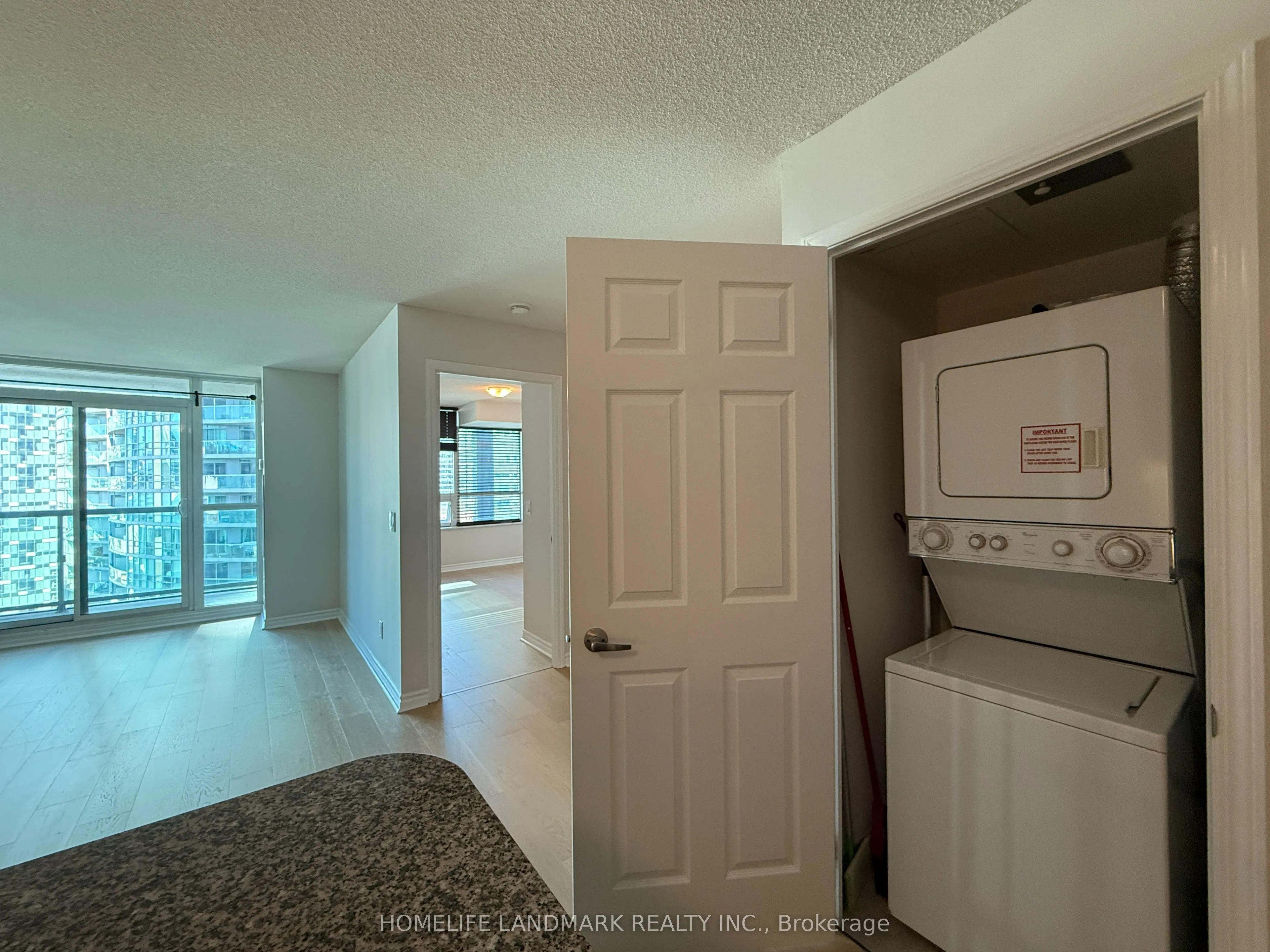 19 Grand Trunk Crescent #2605