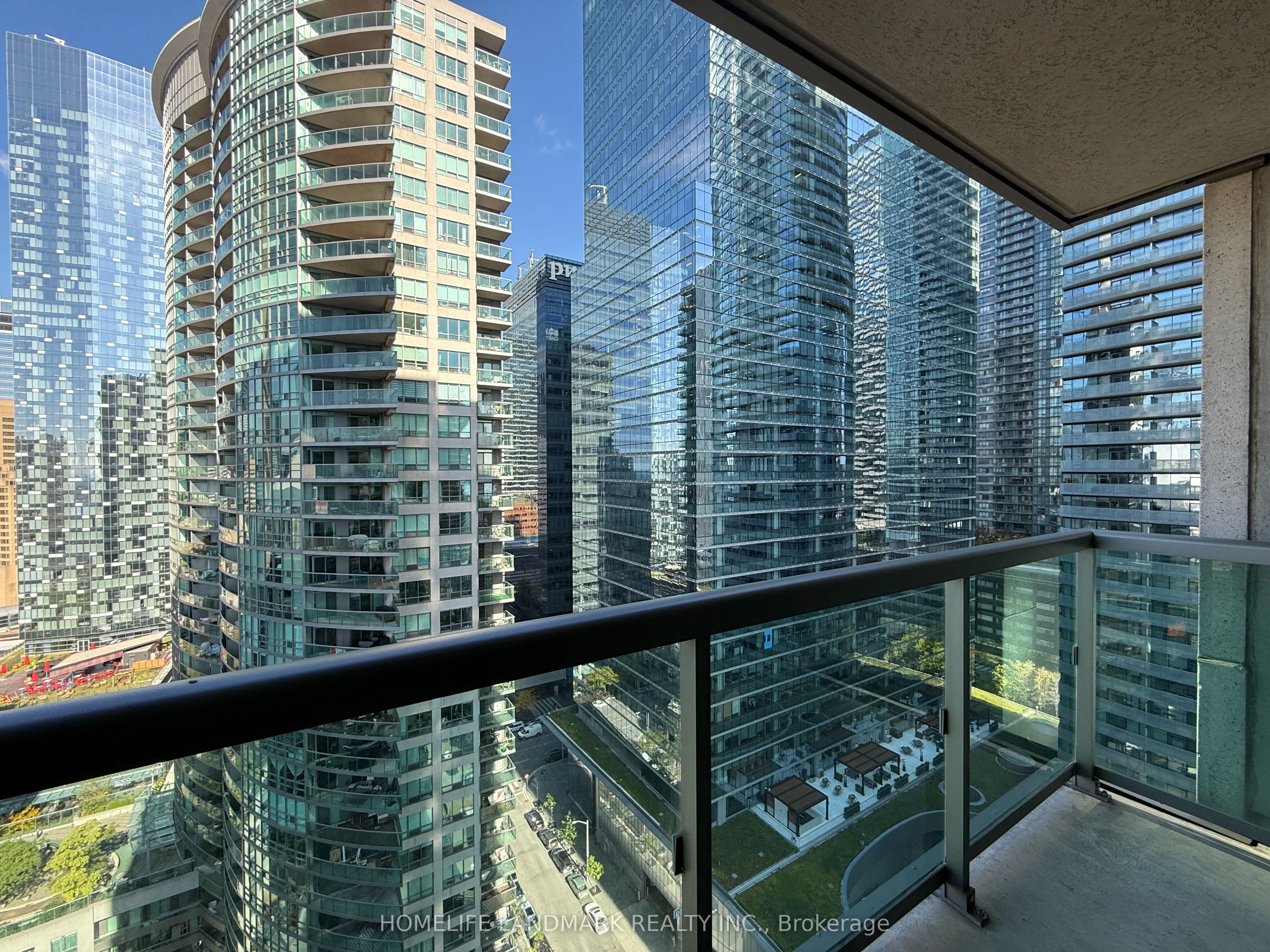 19 Grand Trunk Crescent #2605