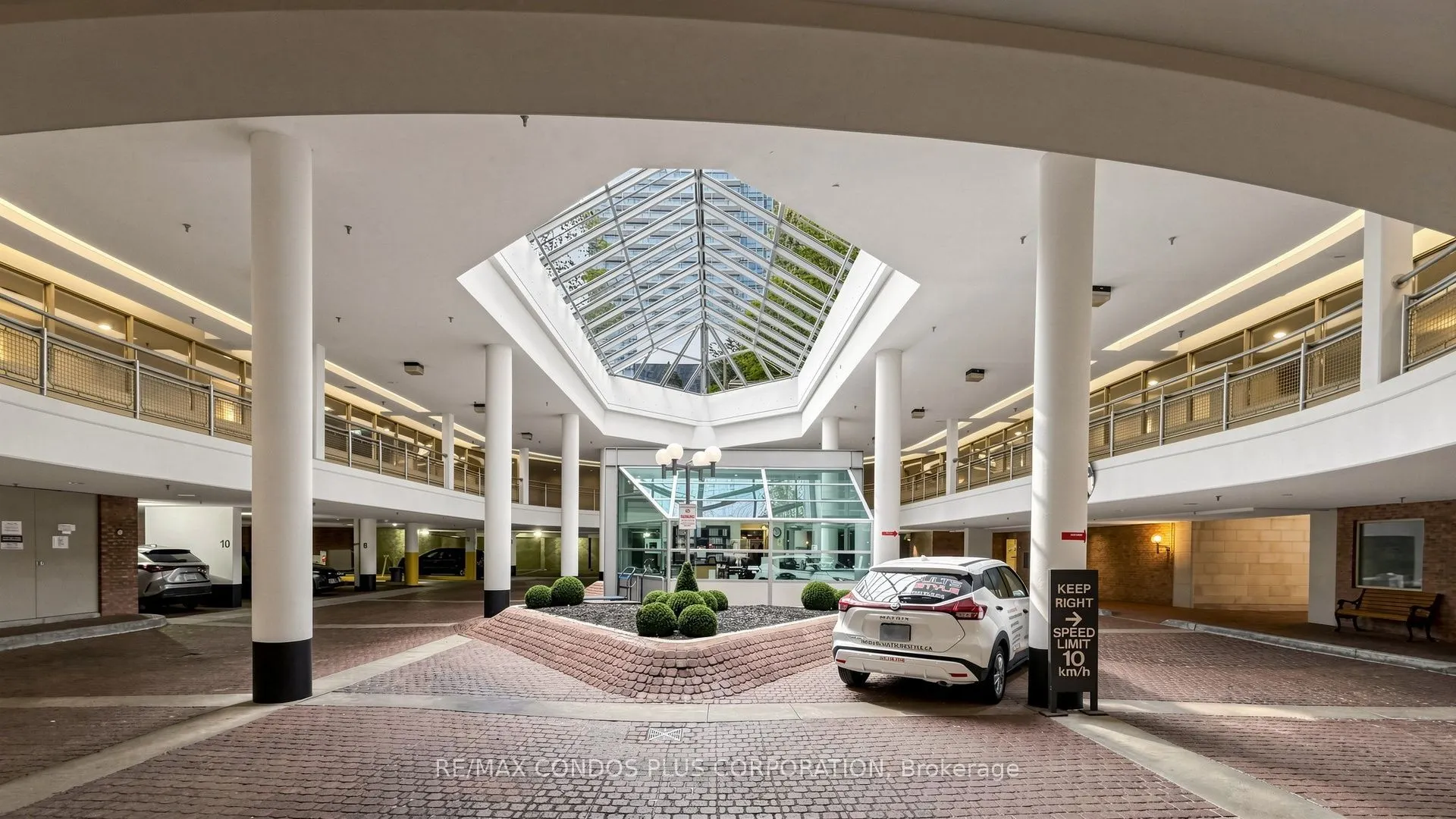 717 Bay Street #702