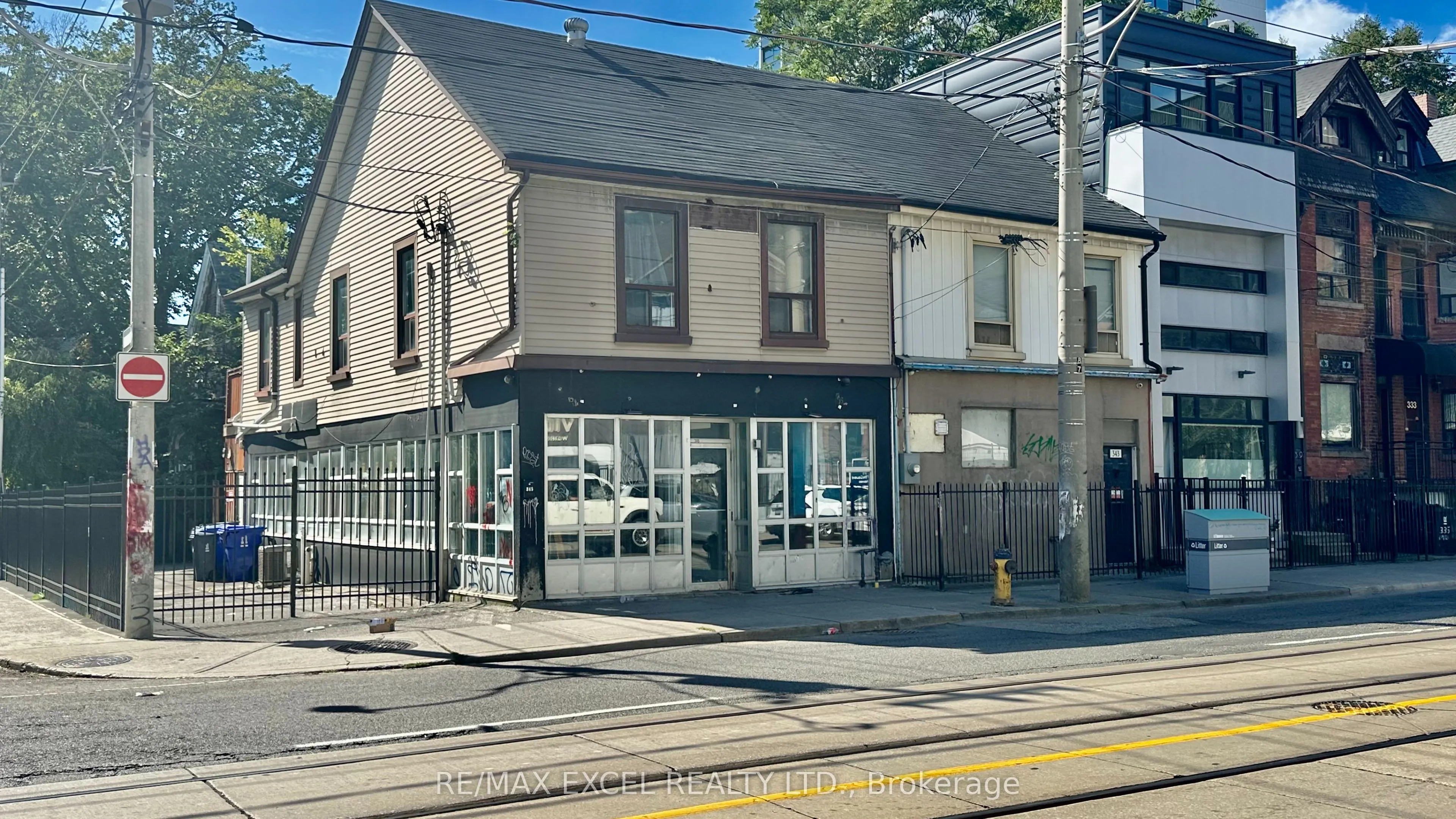 345 Dundas Street E