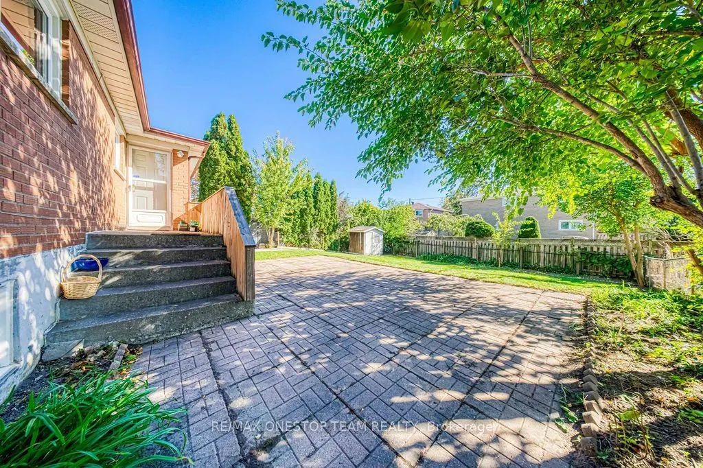 73 Houston Crescent