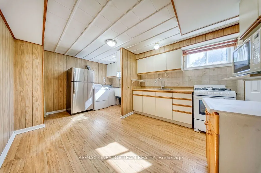 73 Houston Crescent