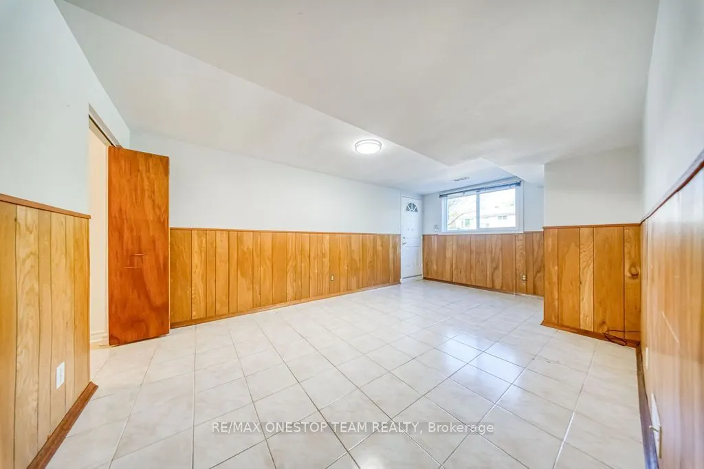 73 Houston Crescent