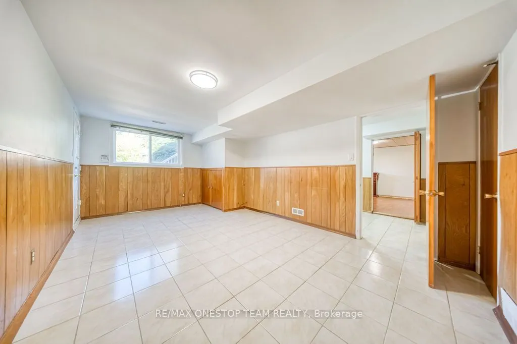 73 Houston Crescent