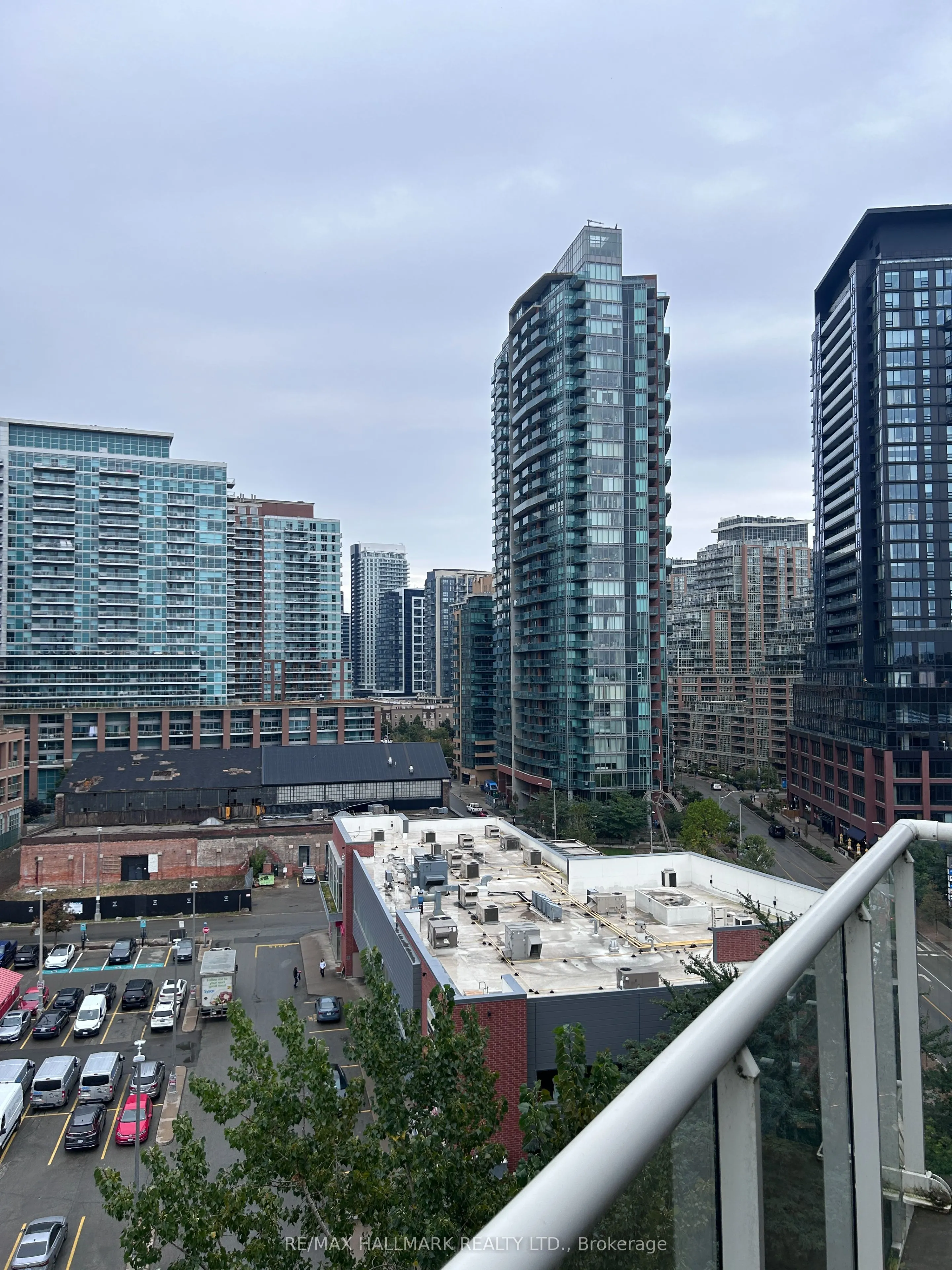 43 Hanna Avenue #707