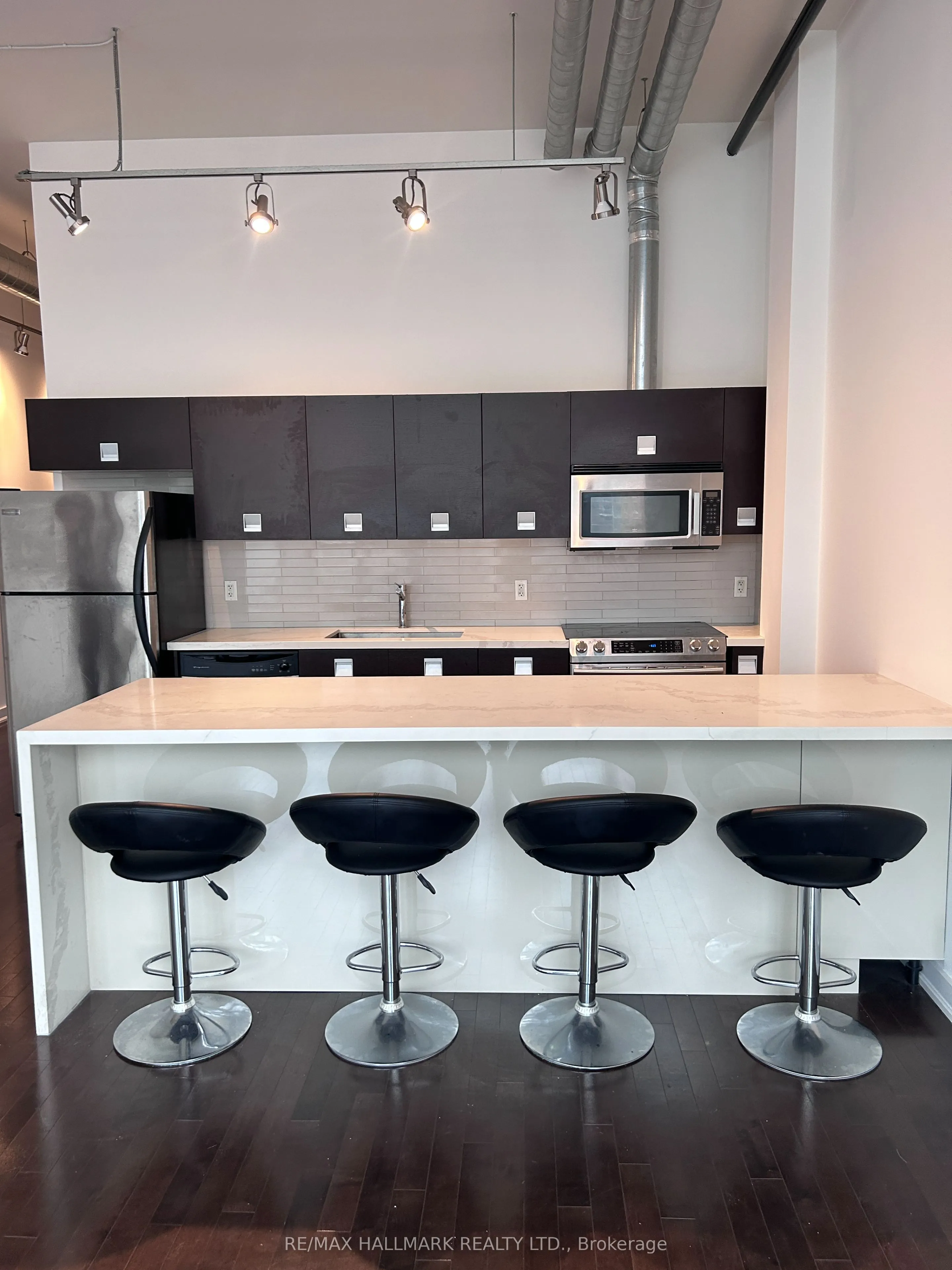 43 Hanna Avenue #707