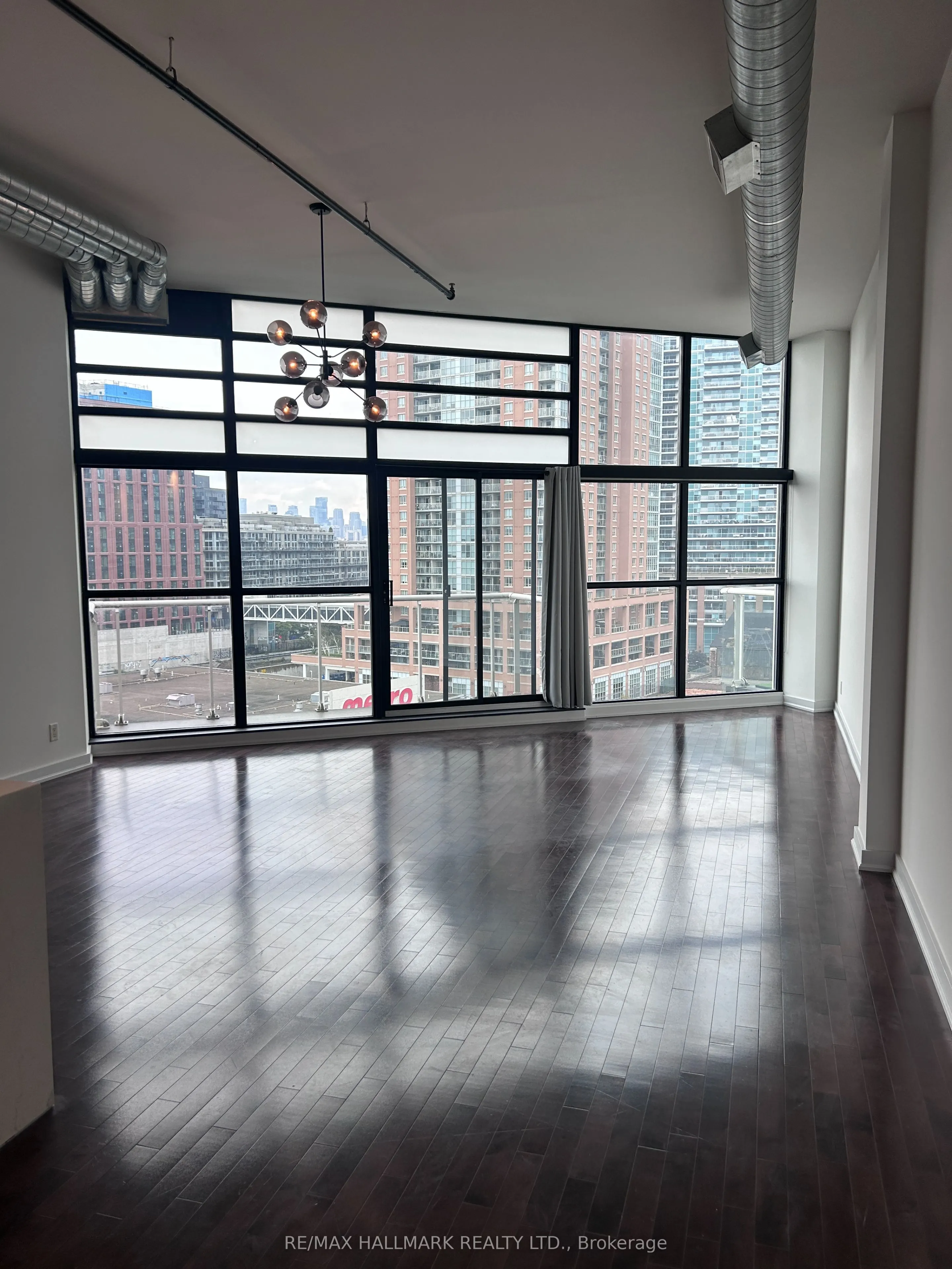 43 Hanna Avenue #707