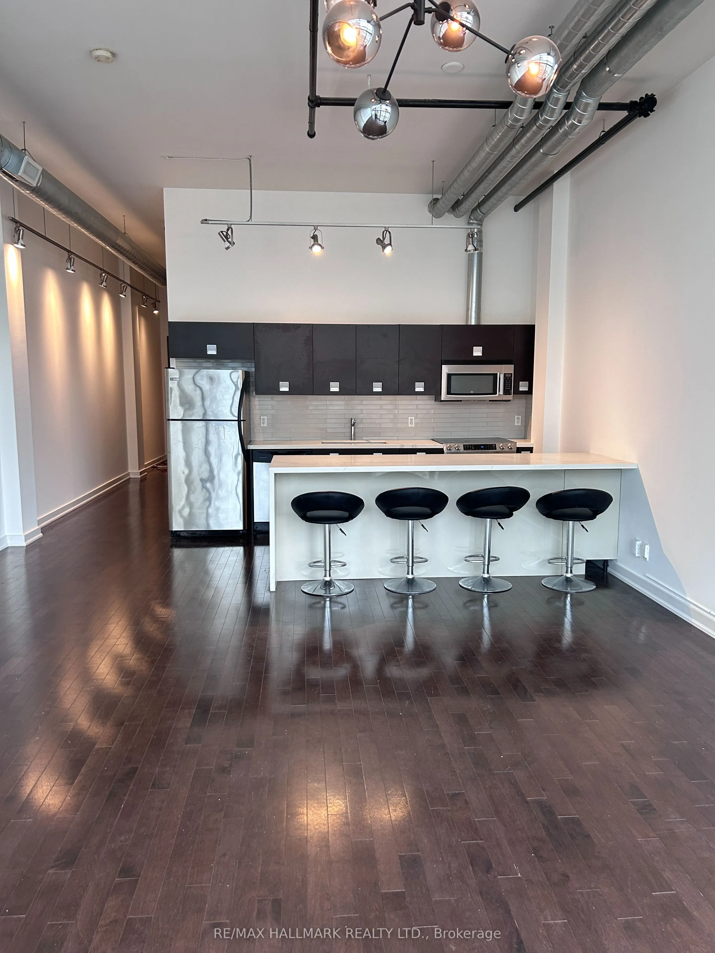 43 Hanna Avenue #707