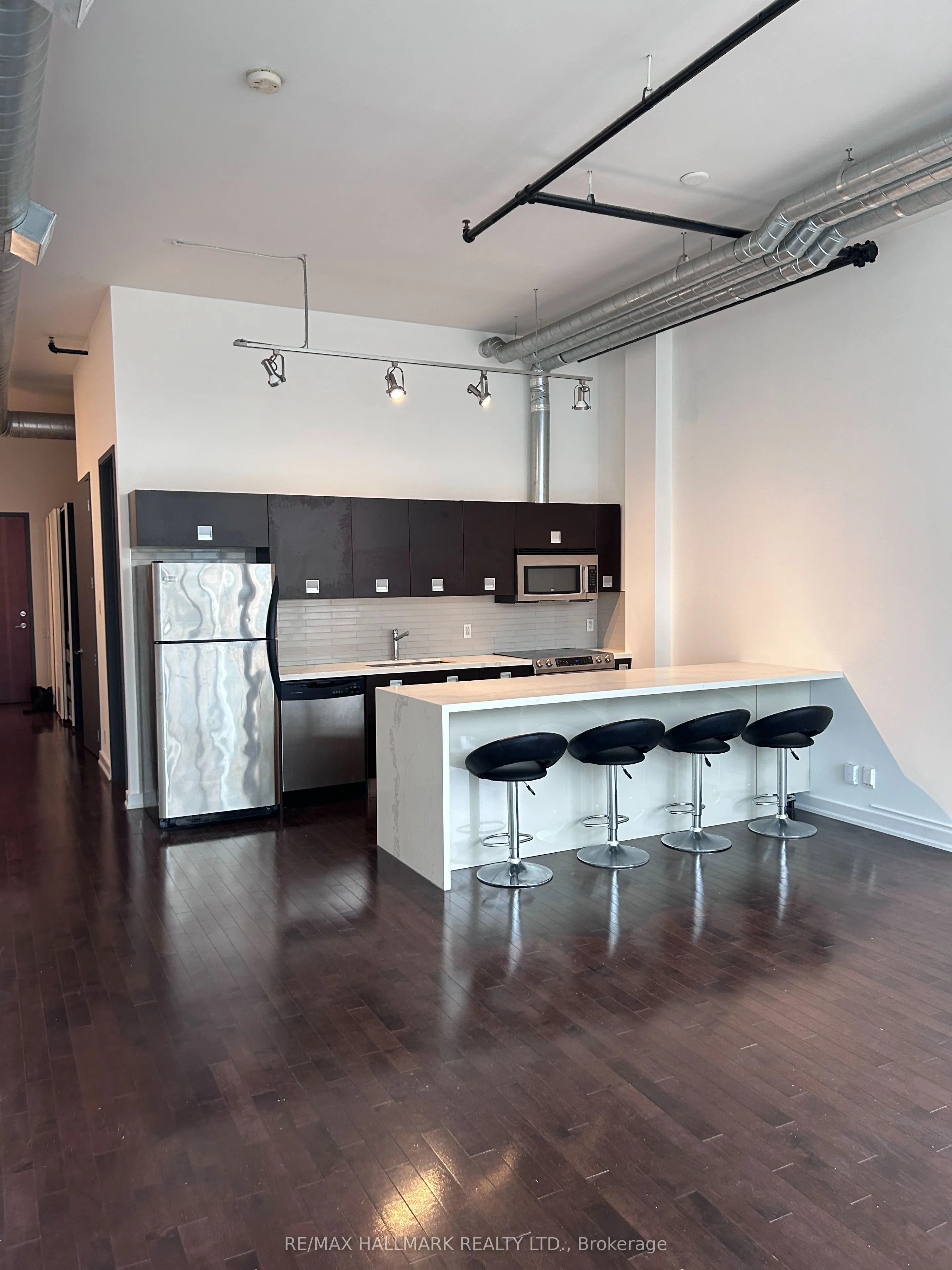 43 Hanna Avenue #707