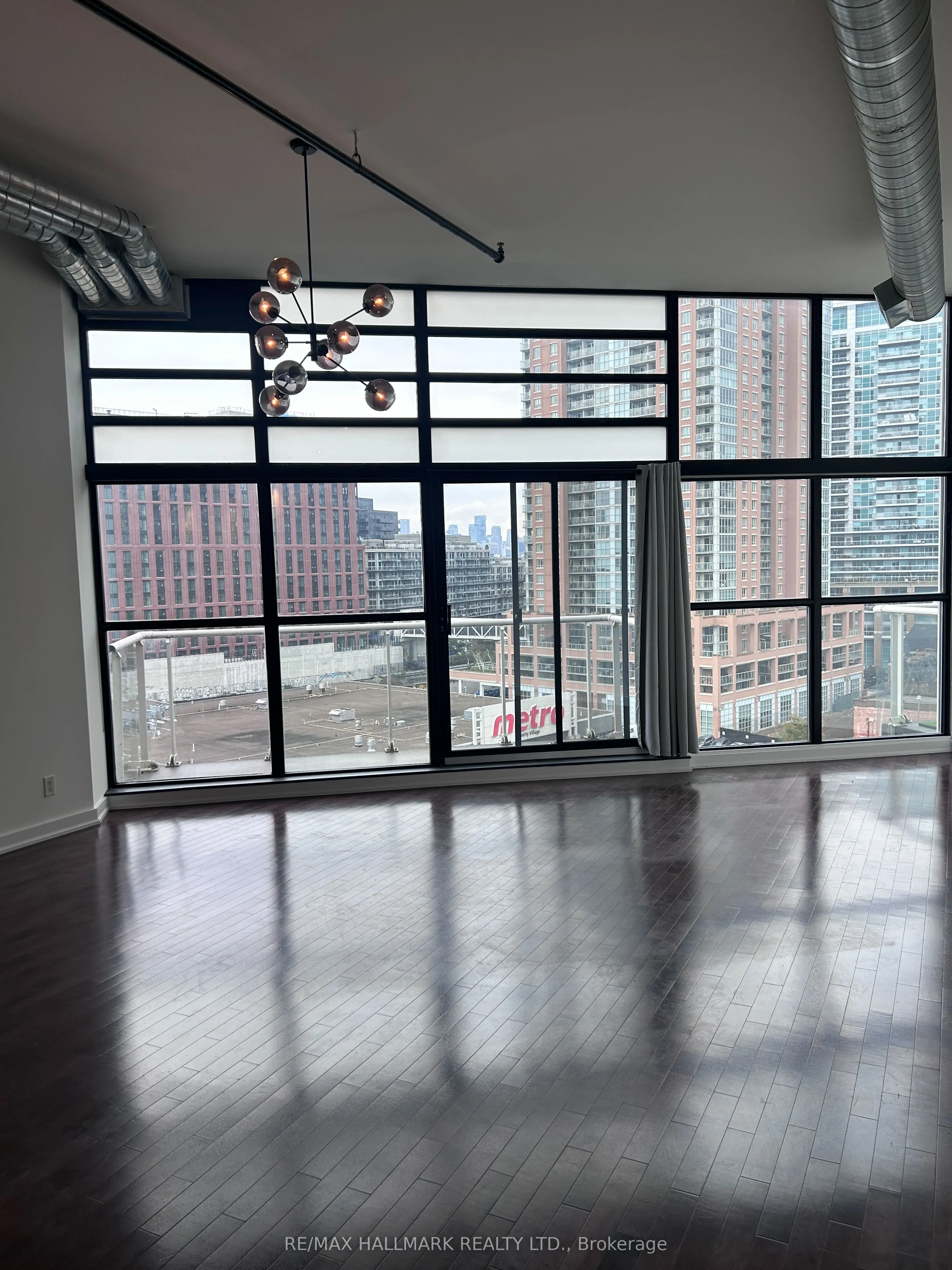 43 Hanna Avenue #707