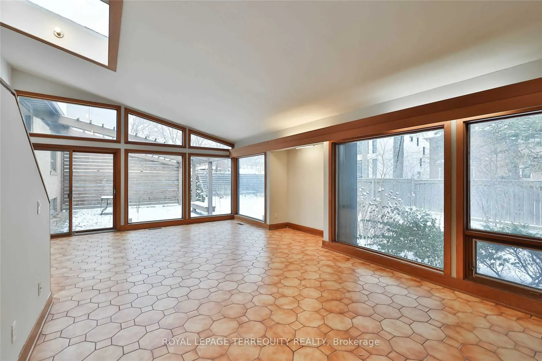 11 Leacroft Crescent