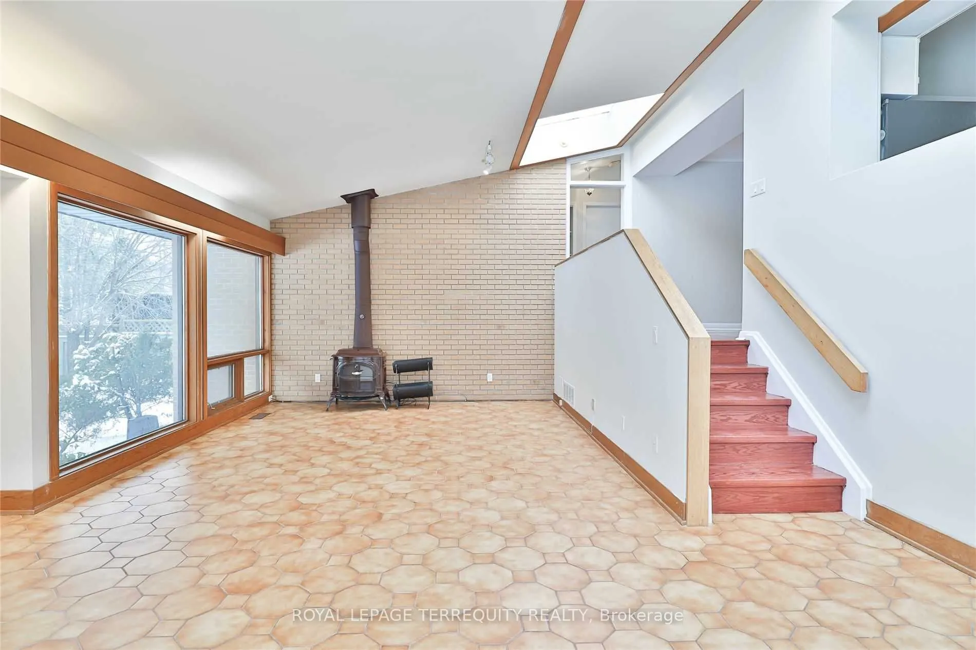 11 Leacroft Crescent