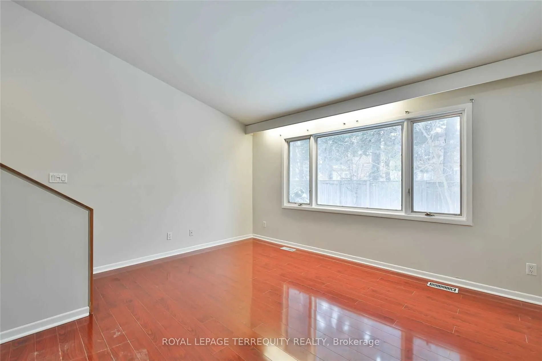 11 Leacroft Crescent