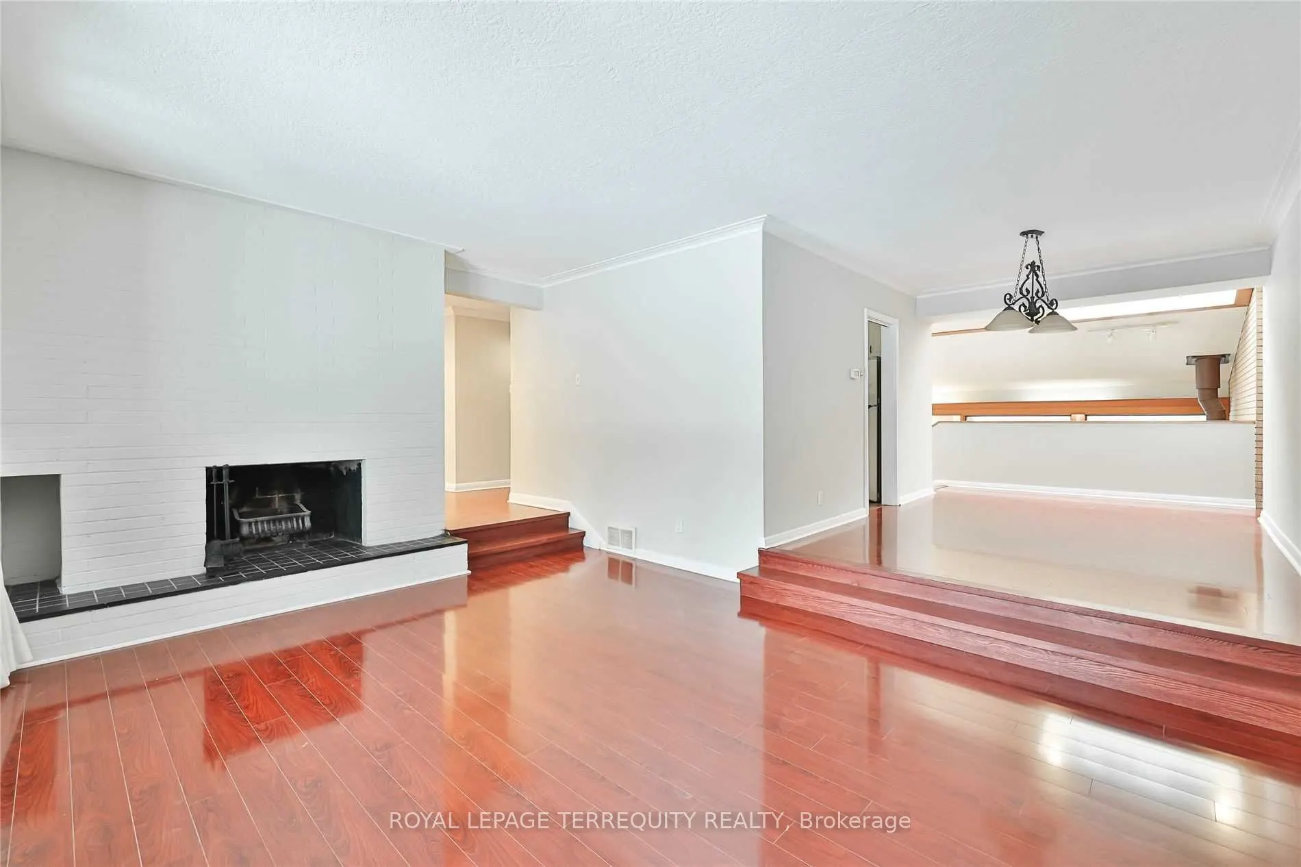 11 Leacroft Crescent