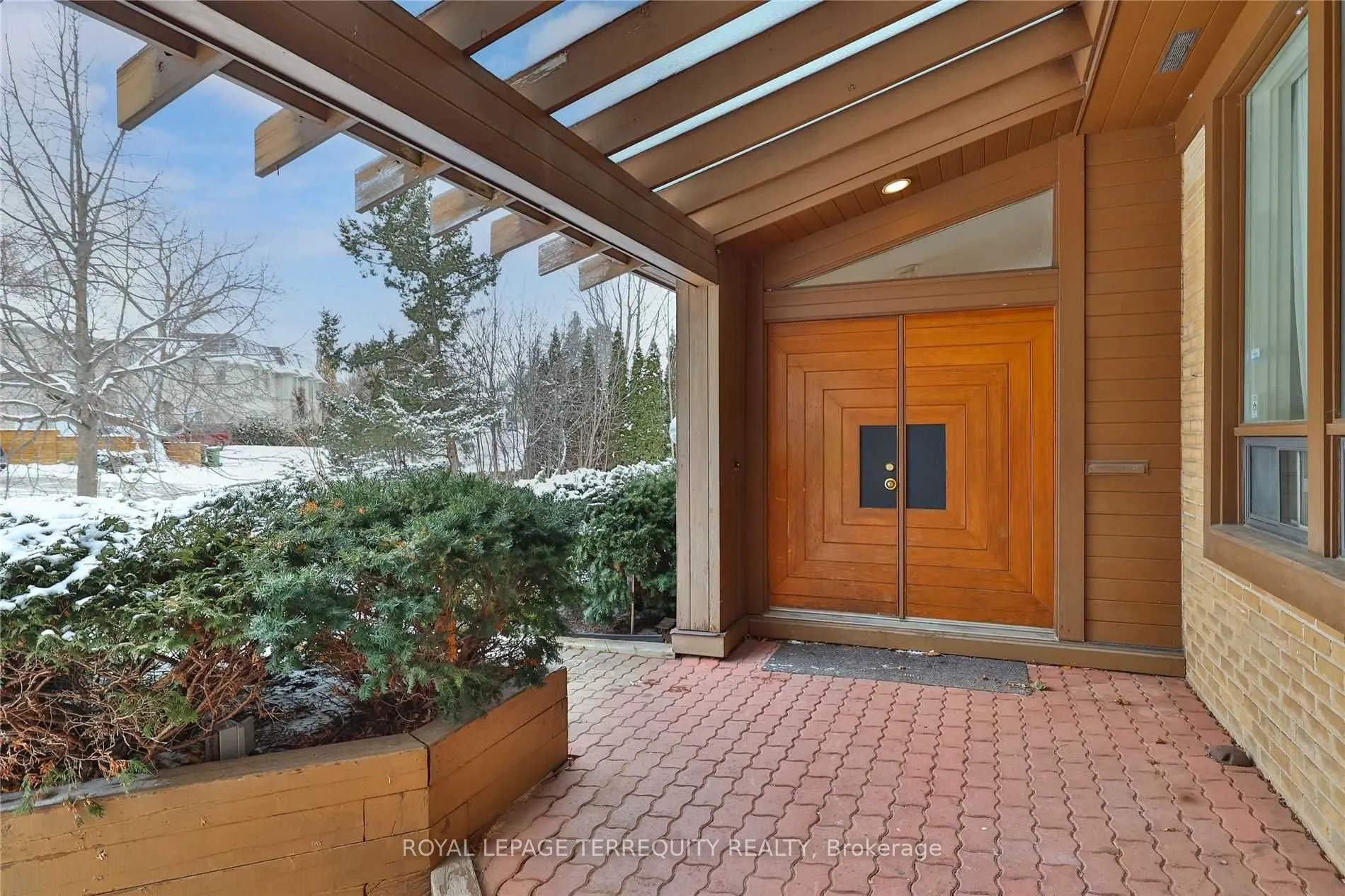 11 Leacroft Crescent