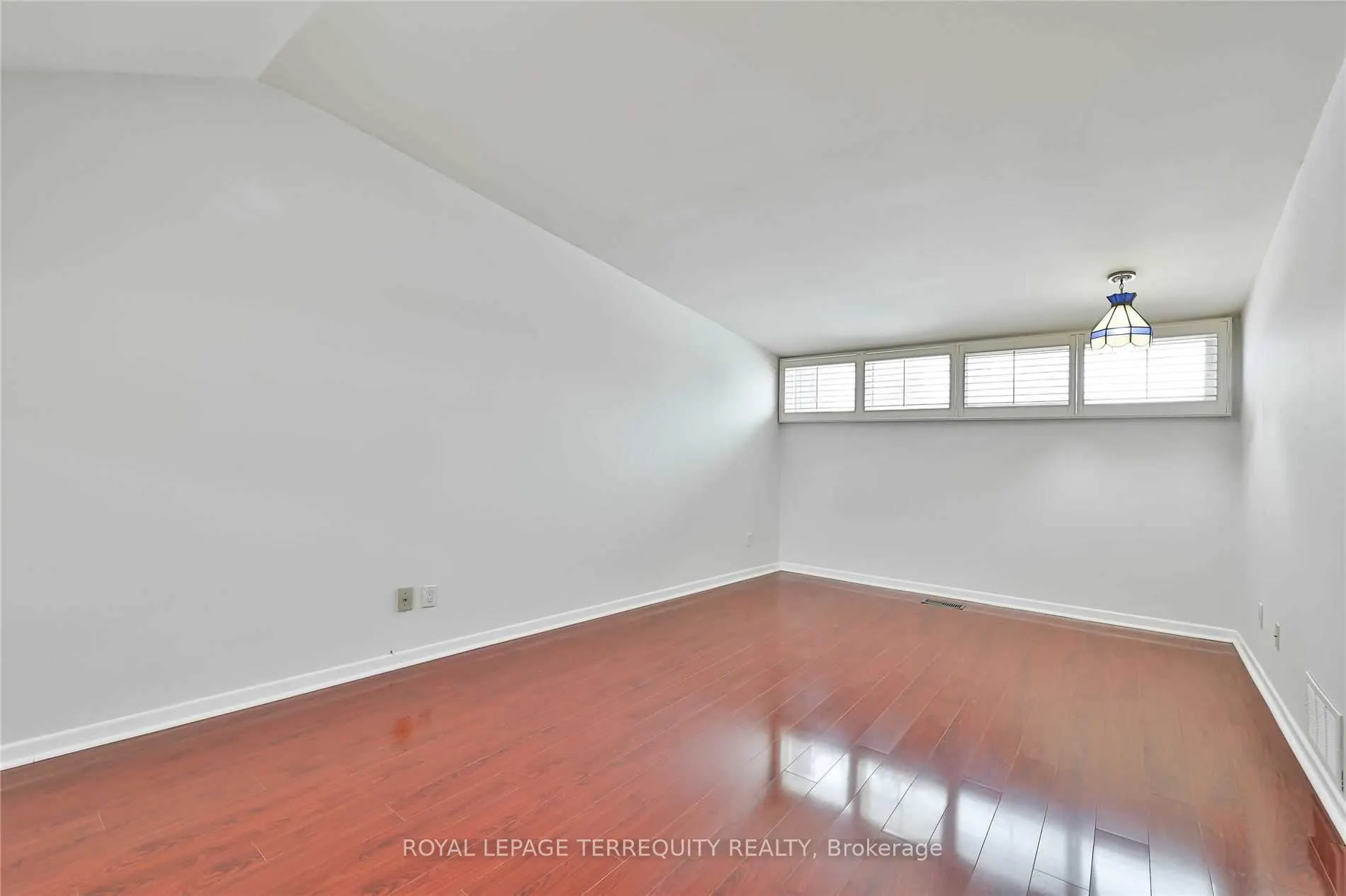 11 Leacroft Crescent