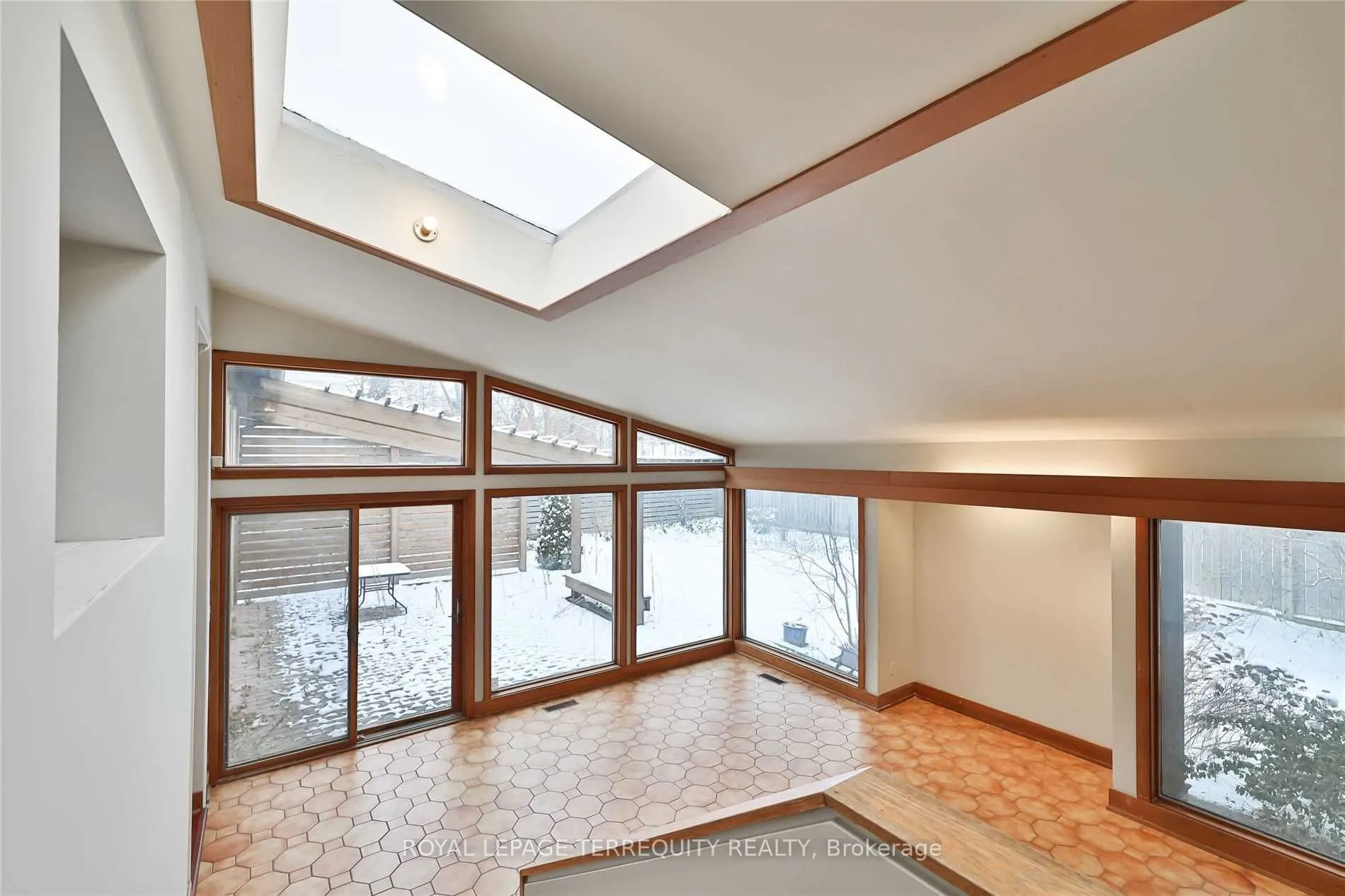 11 Leacroft Crescent