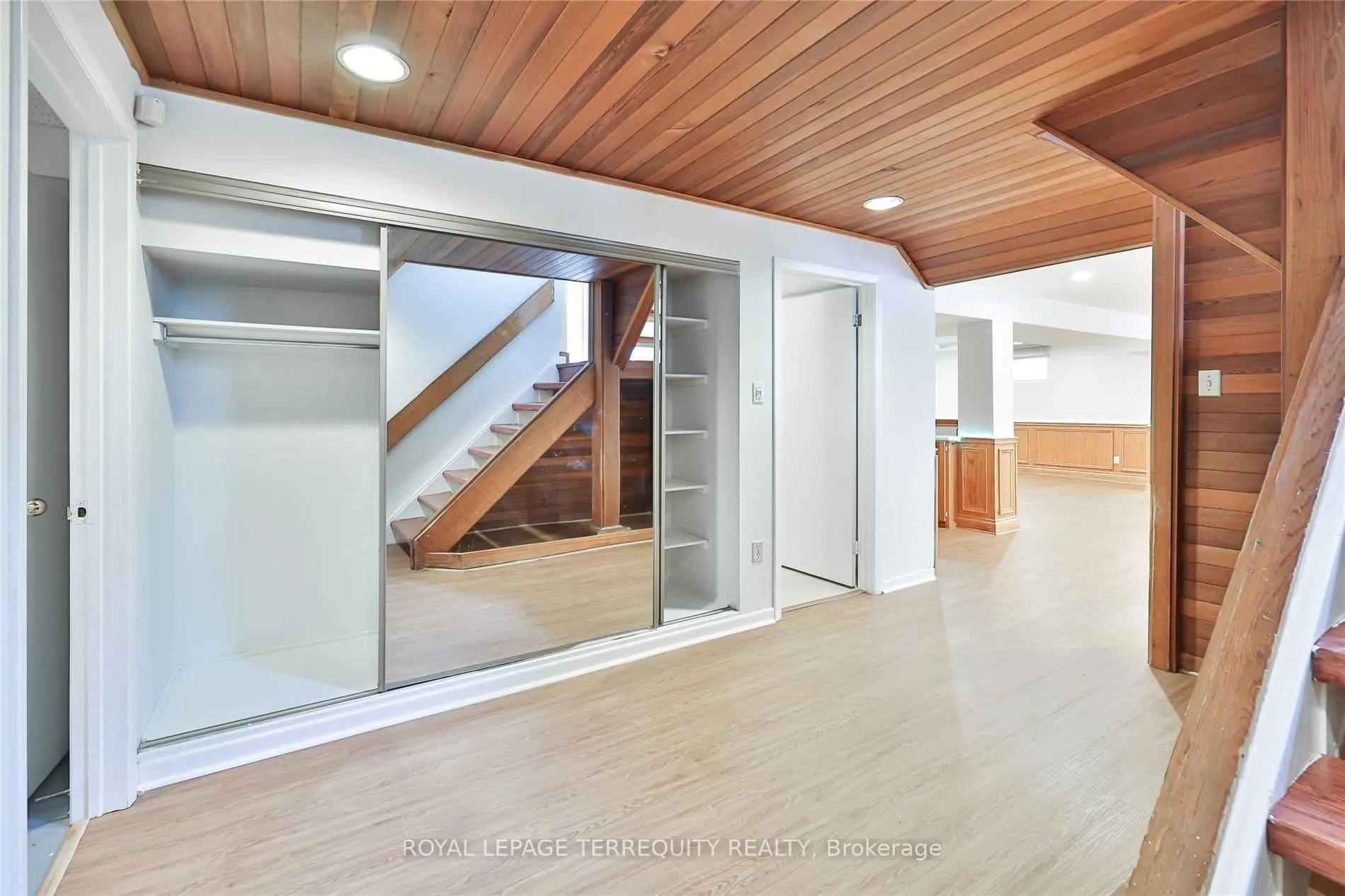11 Leacroft Crescent