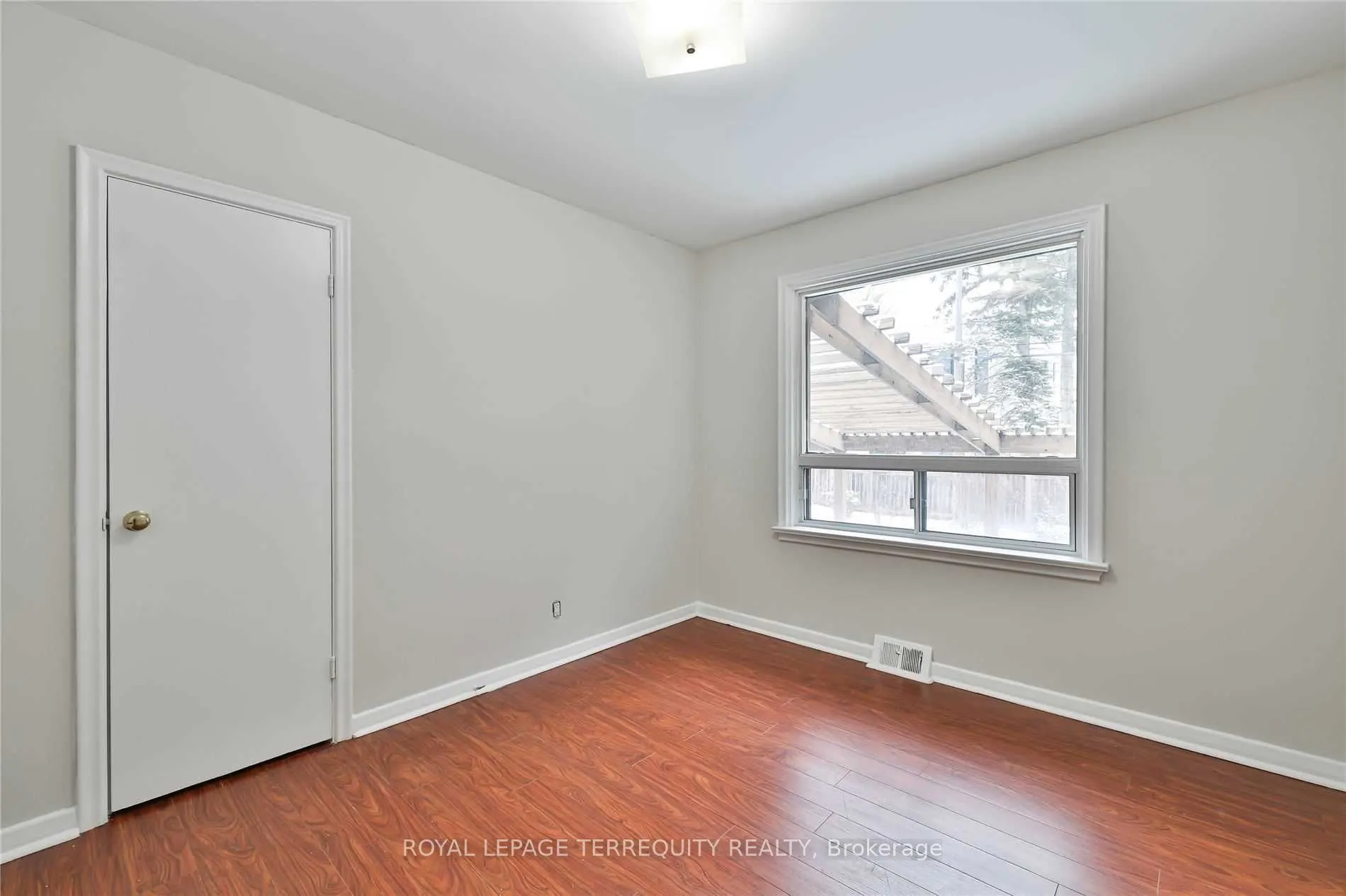 11 Leacroft Crescent