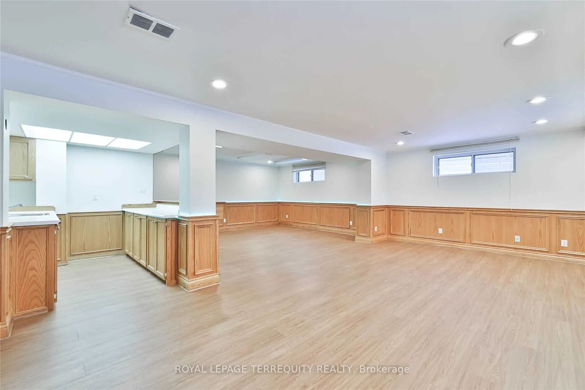 11 Leacroft Crescent