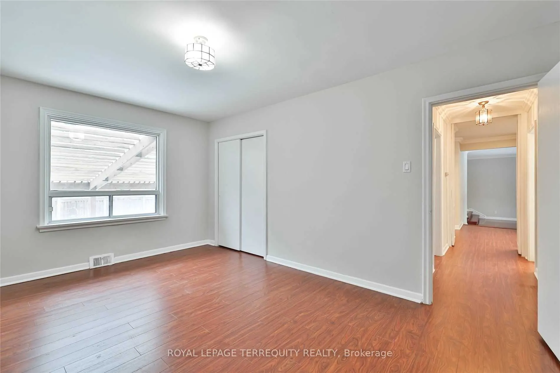 11 Leacroft Crescent