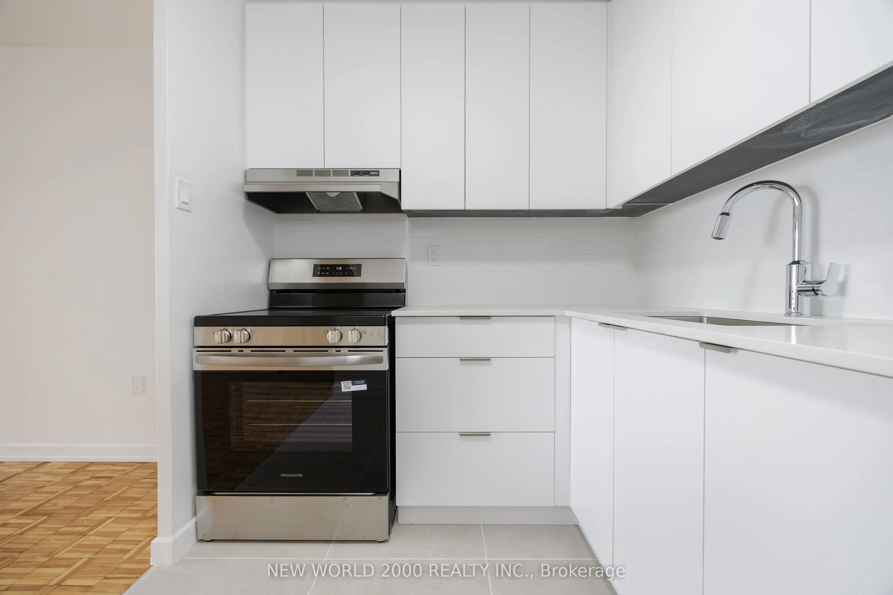 101 Roehampton Avenue #1804