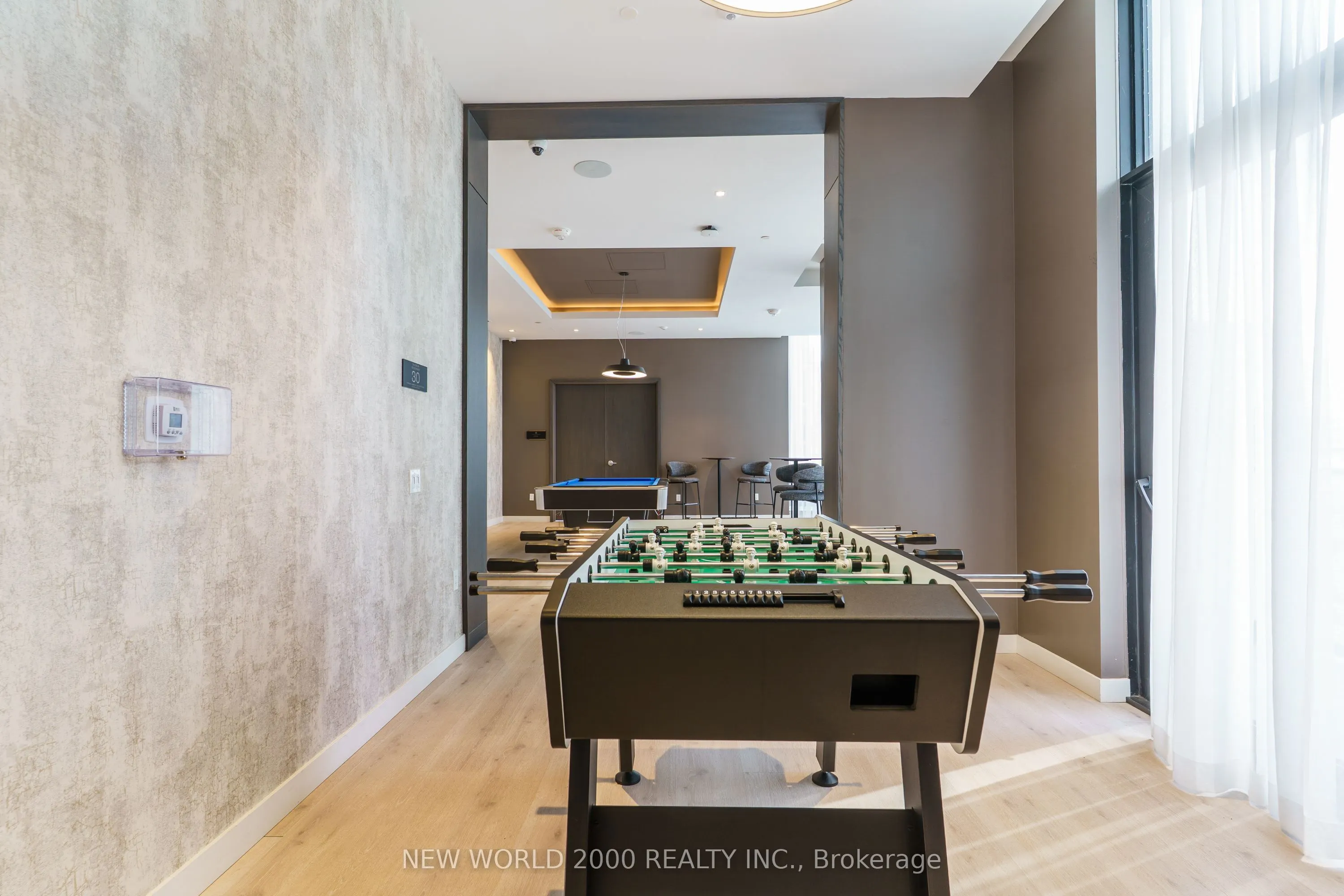 101 Roehampton Avenue #1804