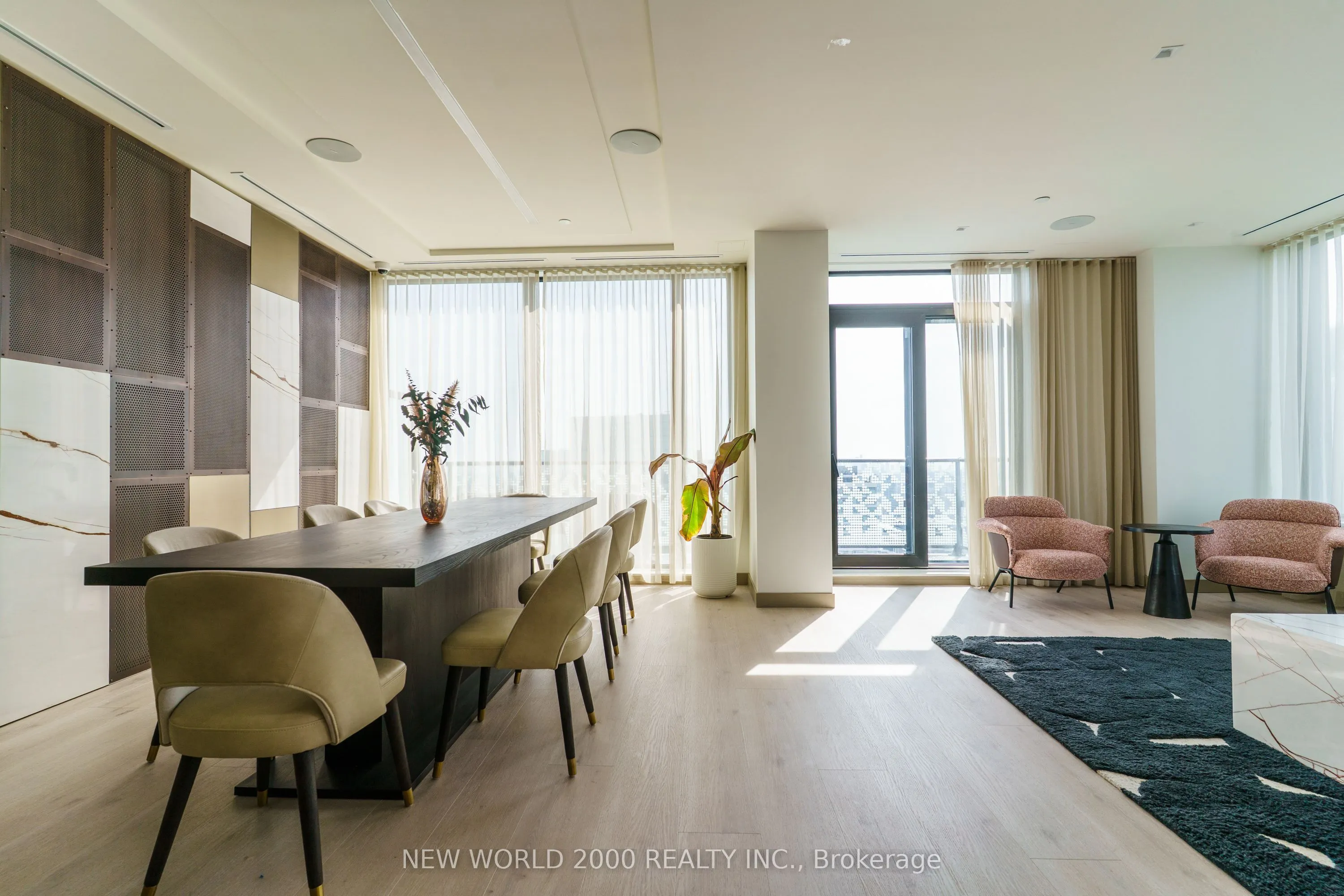 101 Roehampton Avenue #1804