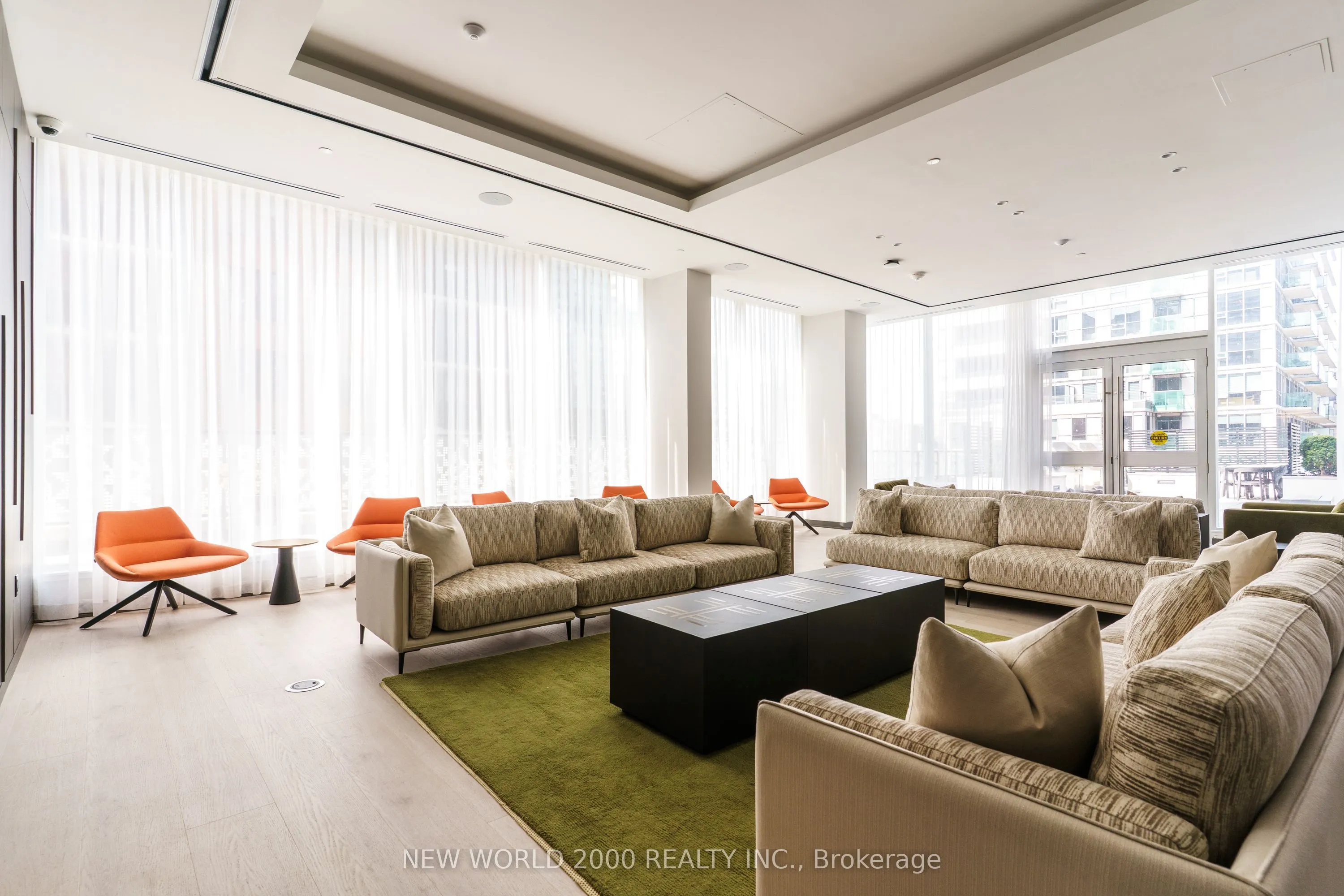 101 Roehampton Avenue #1804