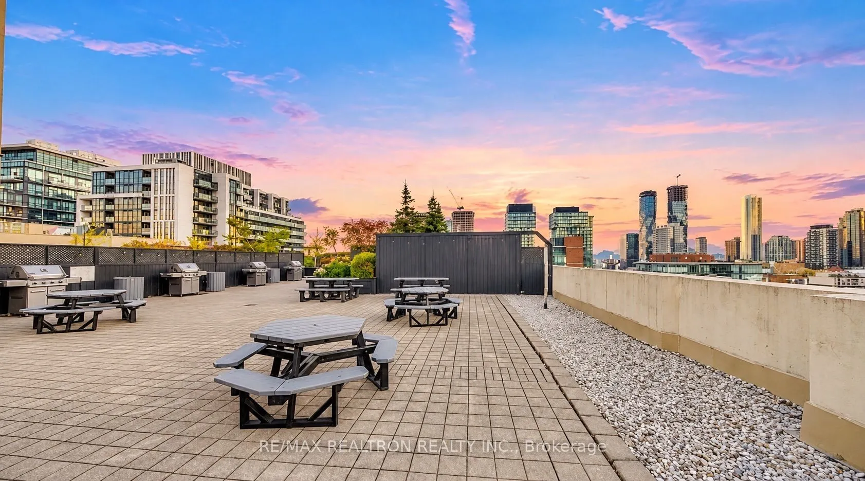 323 Richmond Street E #957