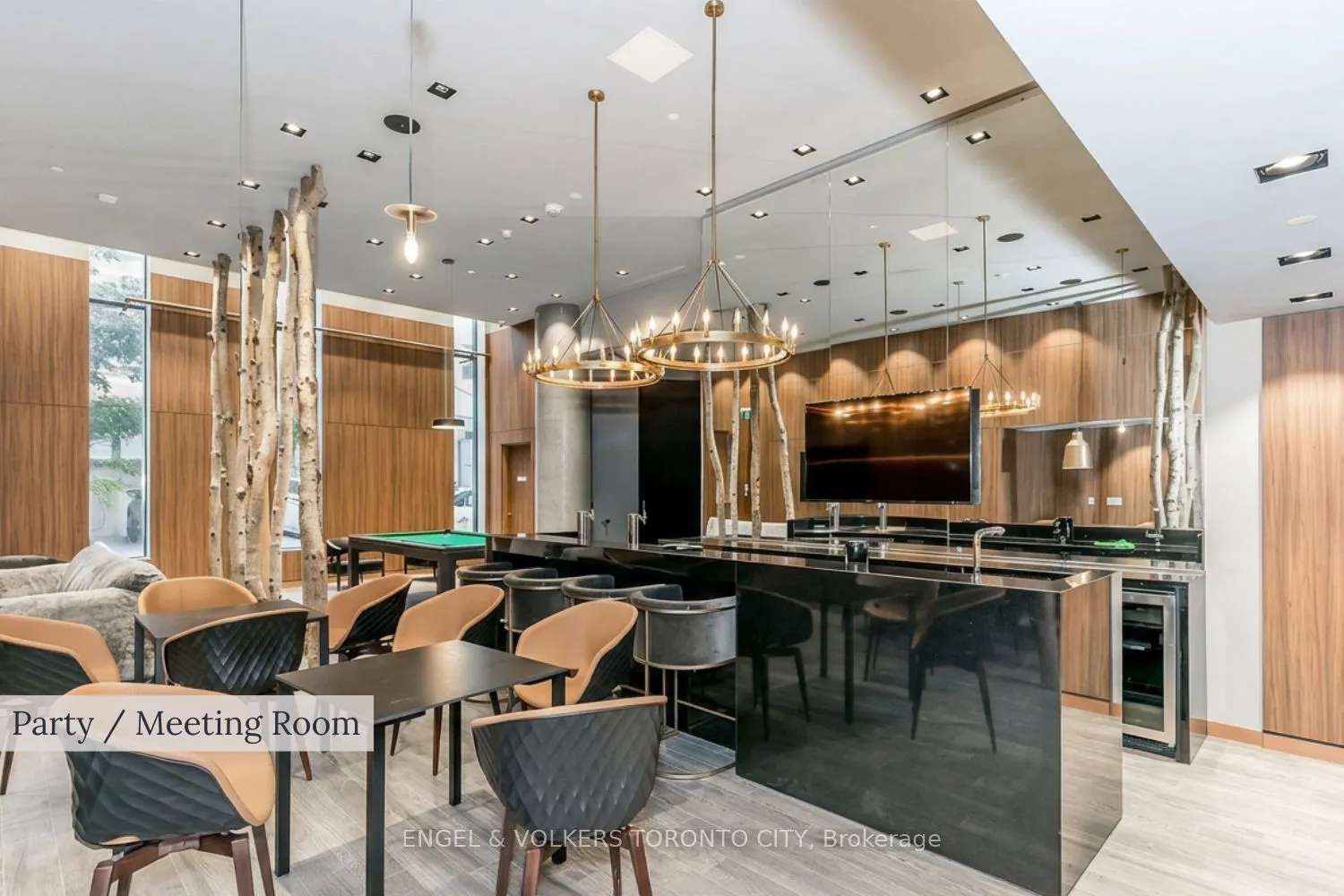 161 Roehampton Avenue #4211
