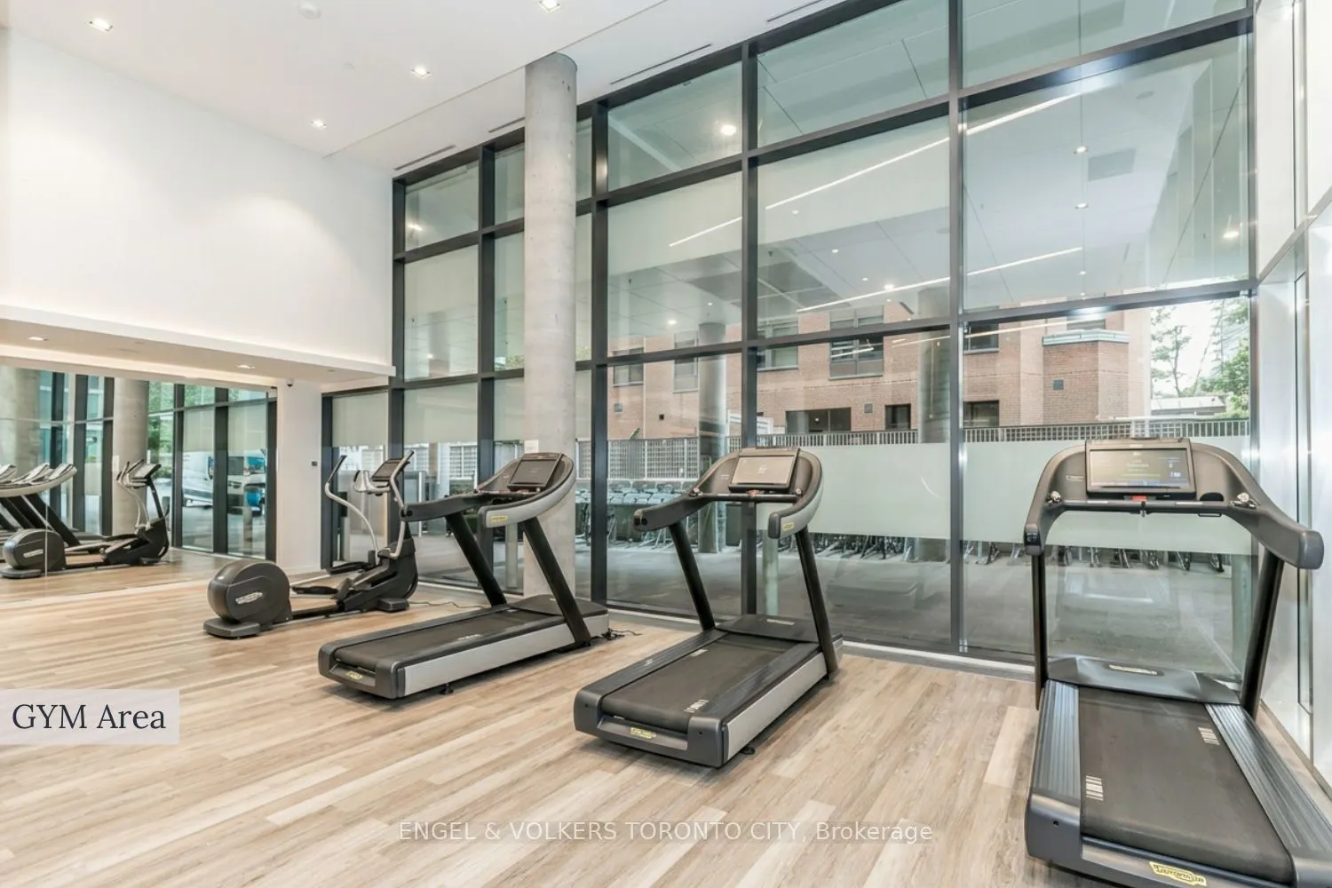 161 Roehampton Avenue #4211
