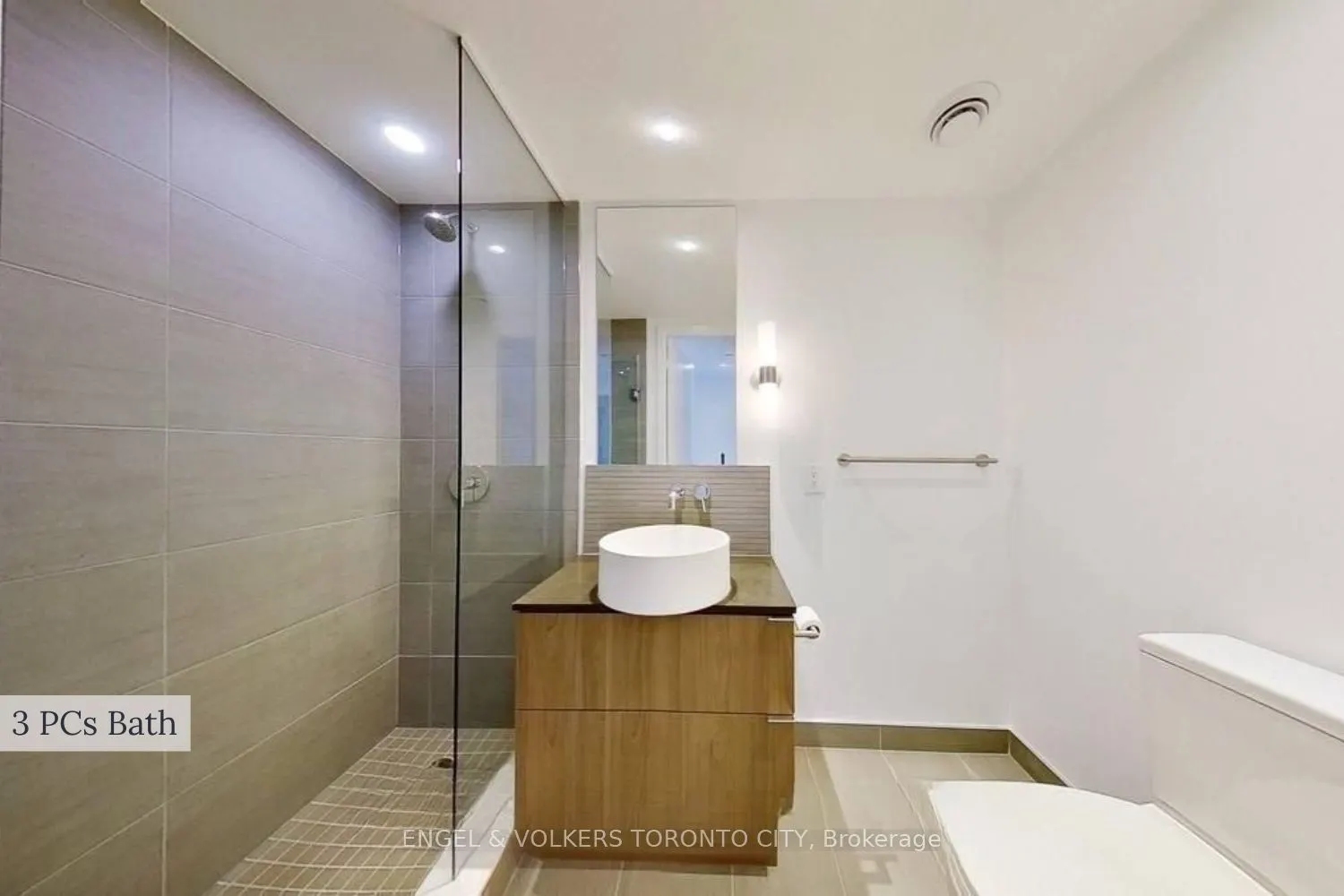 161 Roehampton Avenue #4211
