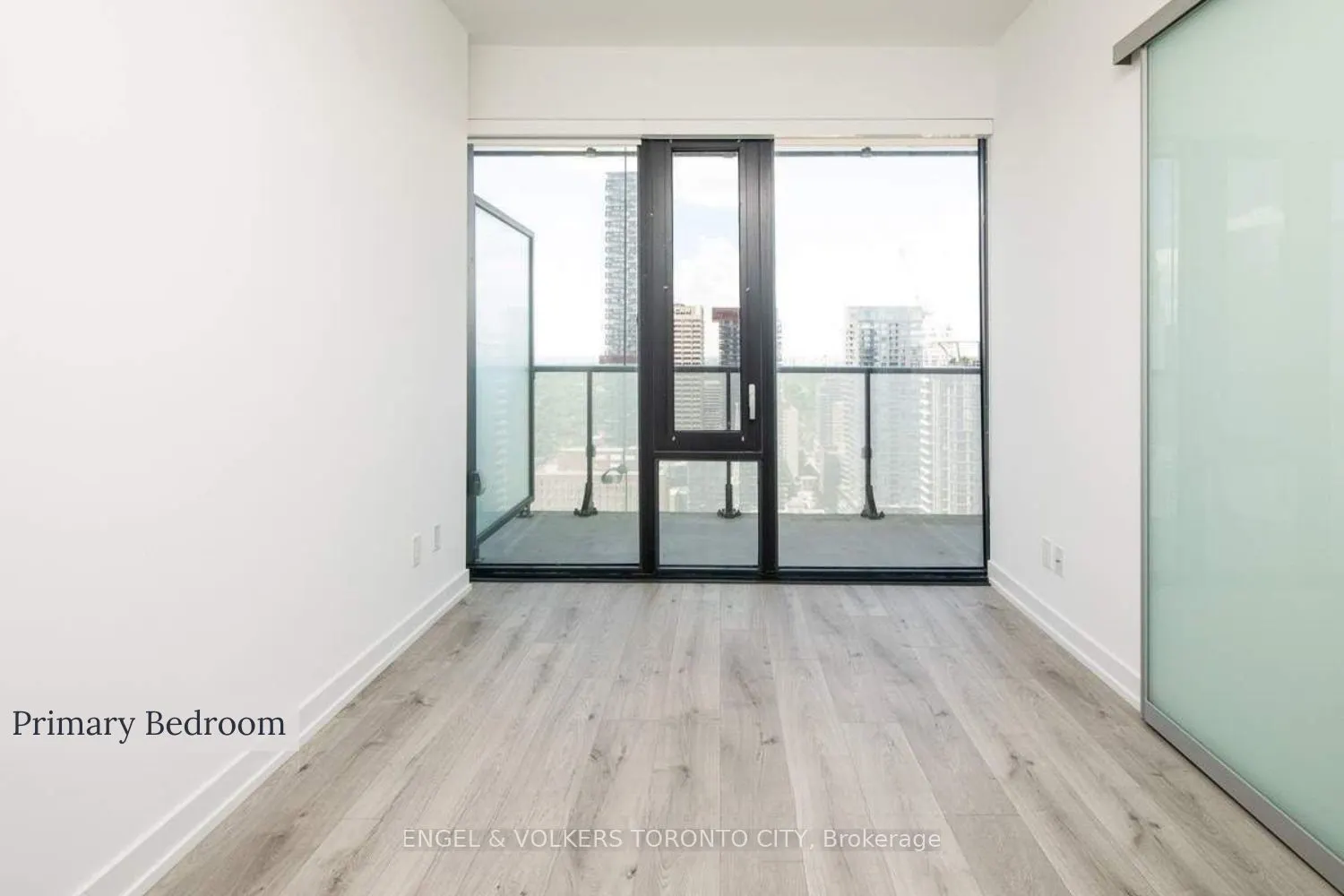 161 Roehampton Avenue #4211