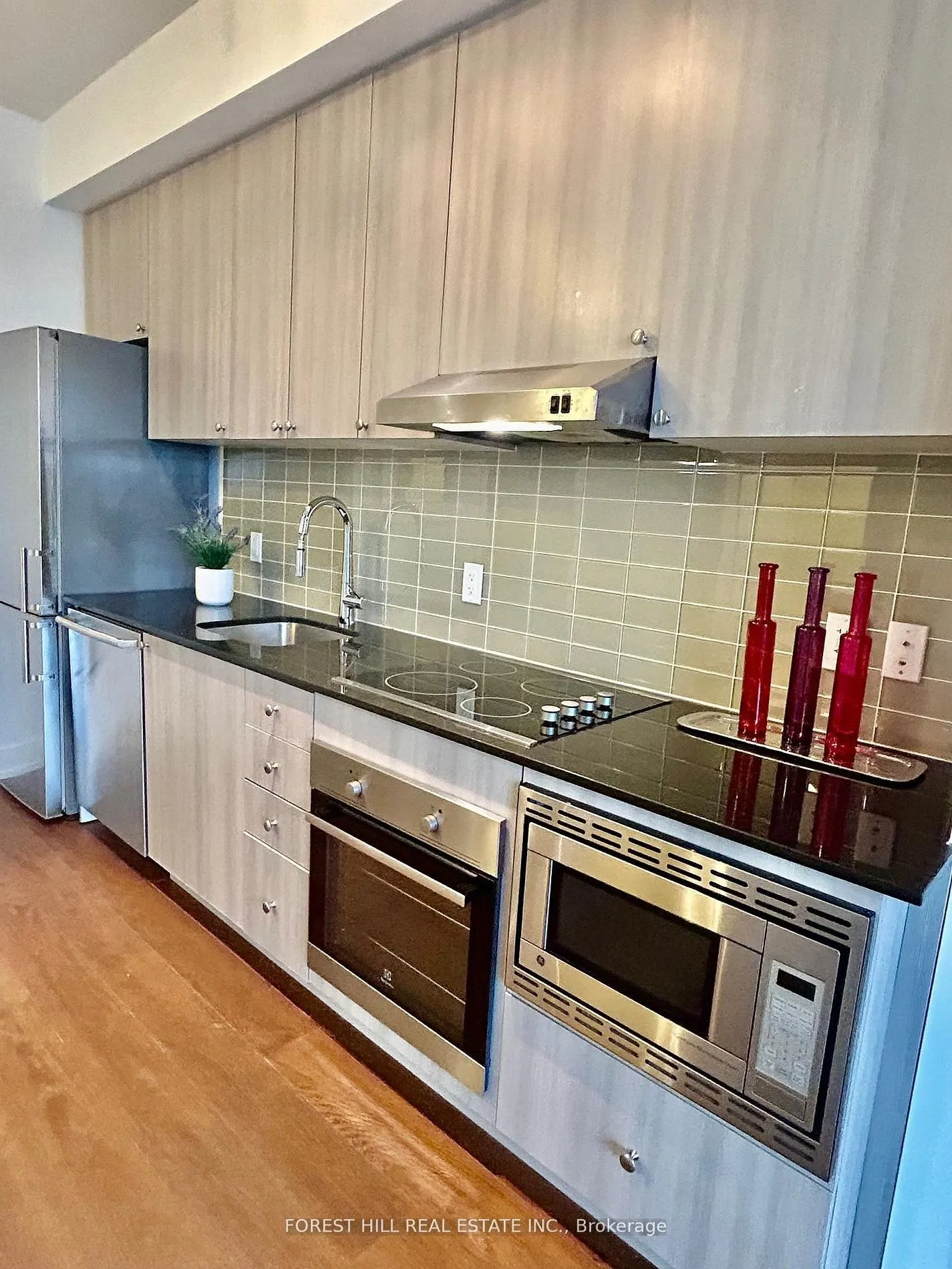 7 Kenaston Garden #716