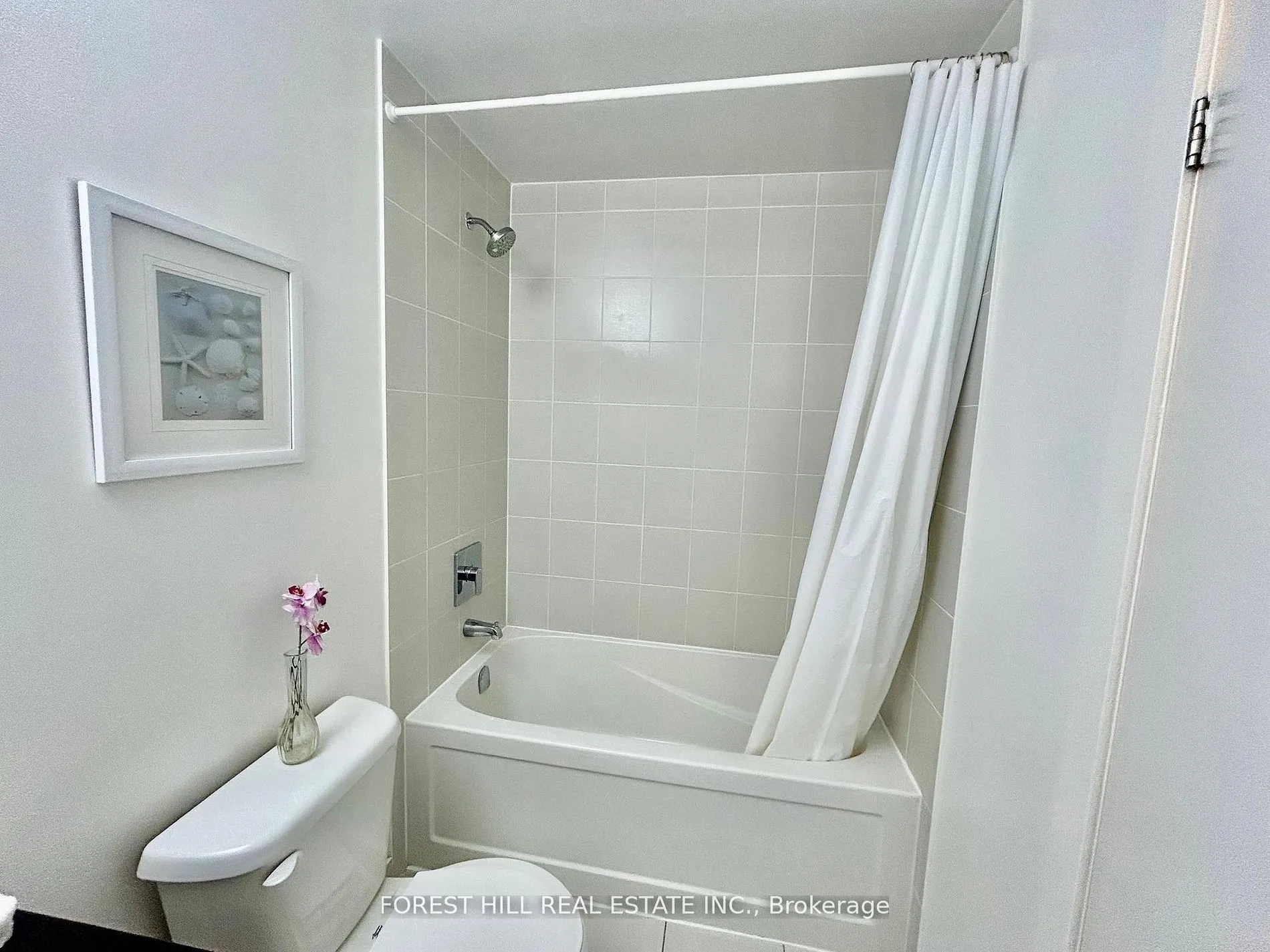 7 Kenaston Garden #716