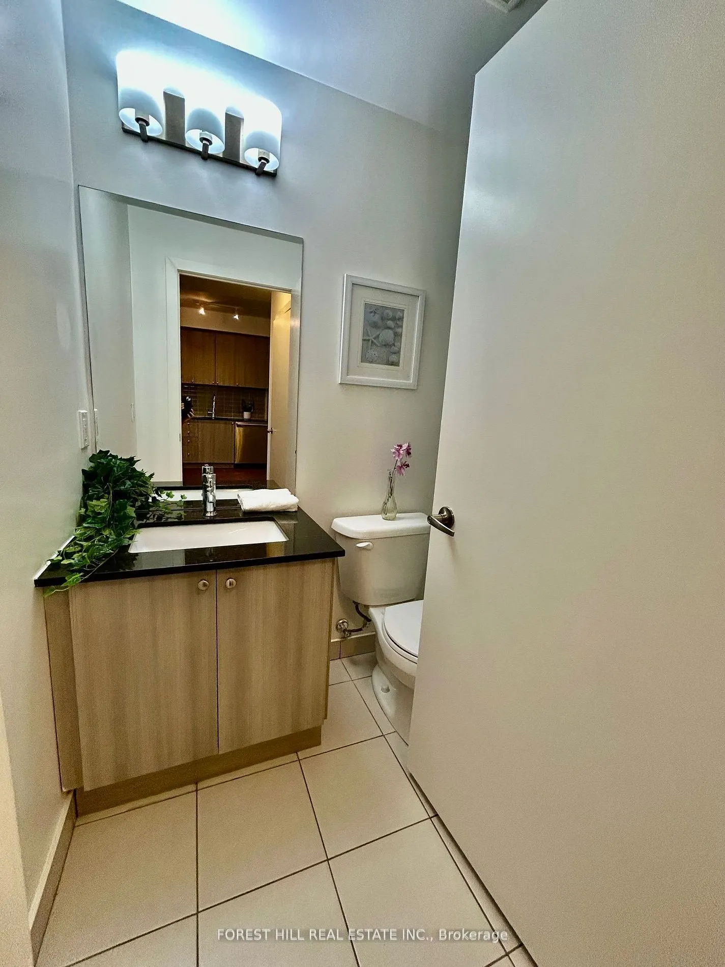 7 Kenaston Garden #716