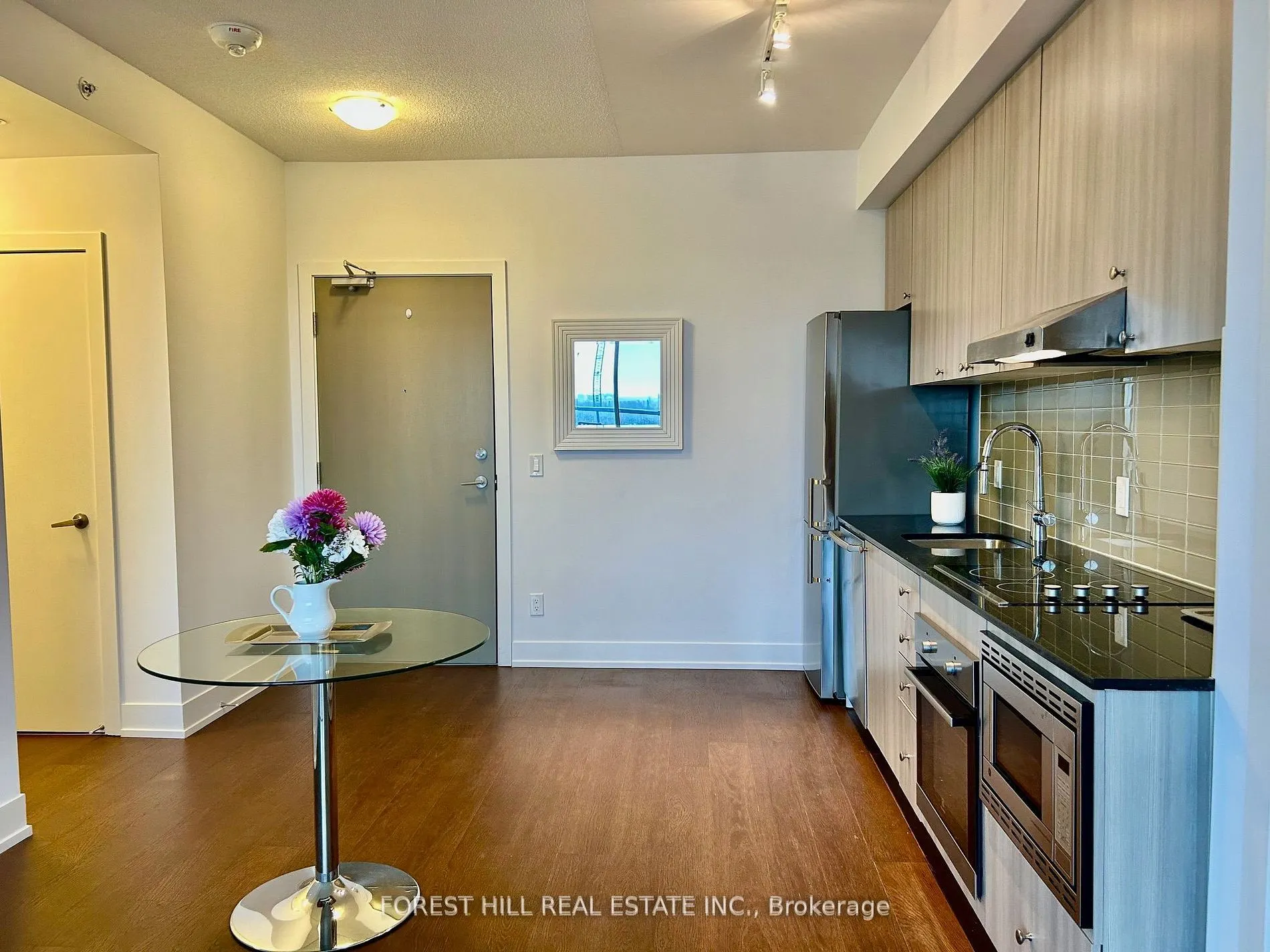 7 Kenaston Garden #716