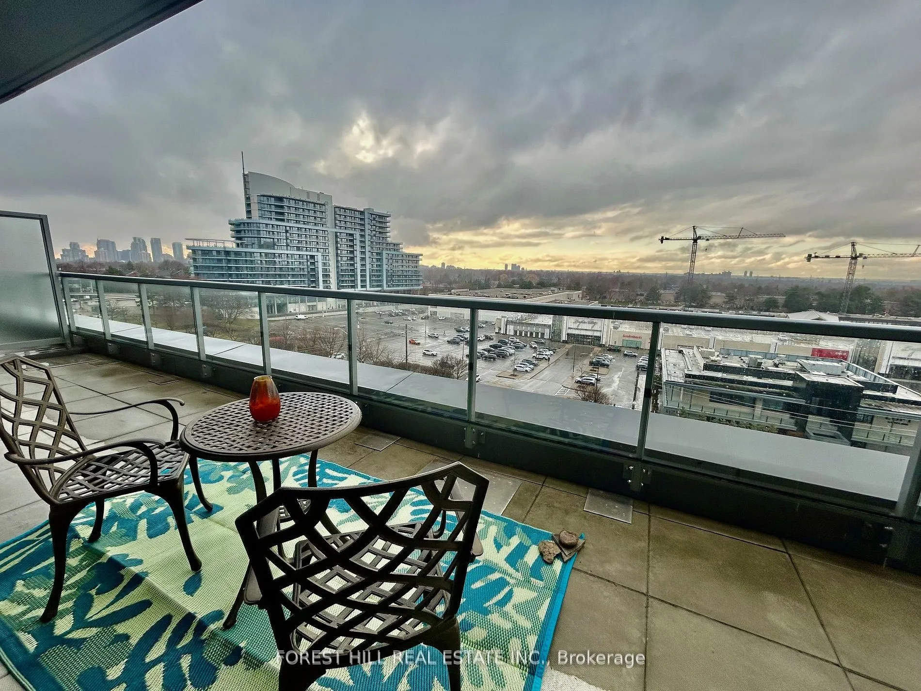 7 Kenaston Garden #716