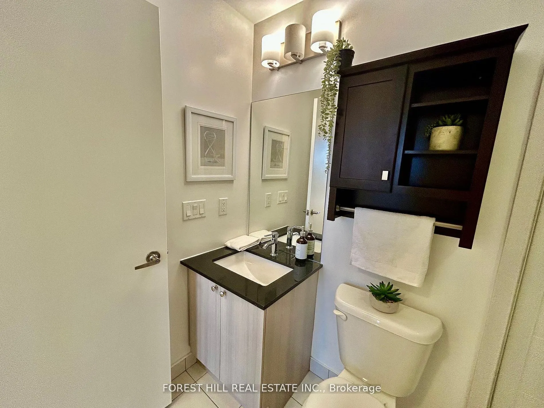 7 Kenaston Garden #716