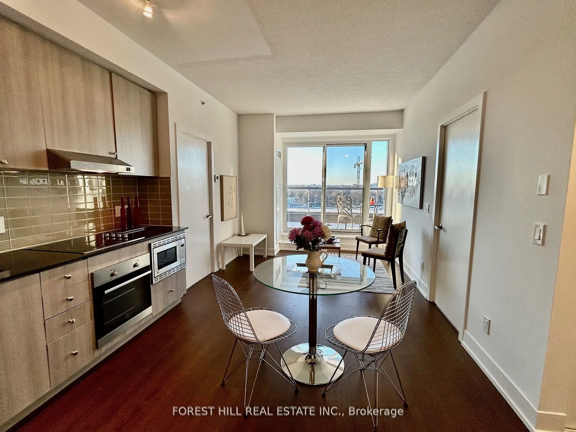 7 Kenaston Garden #716