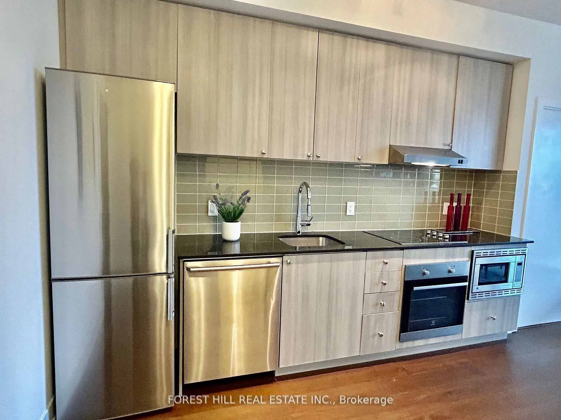 7 Kenaston Garden #716