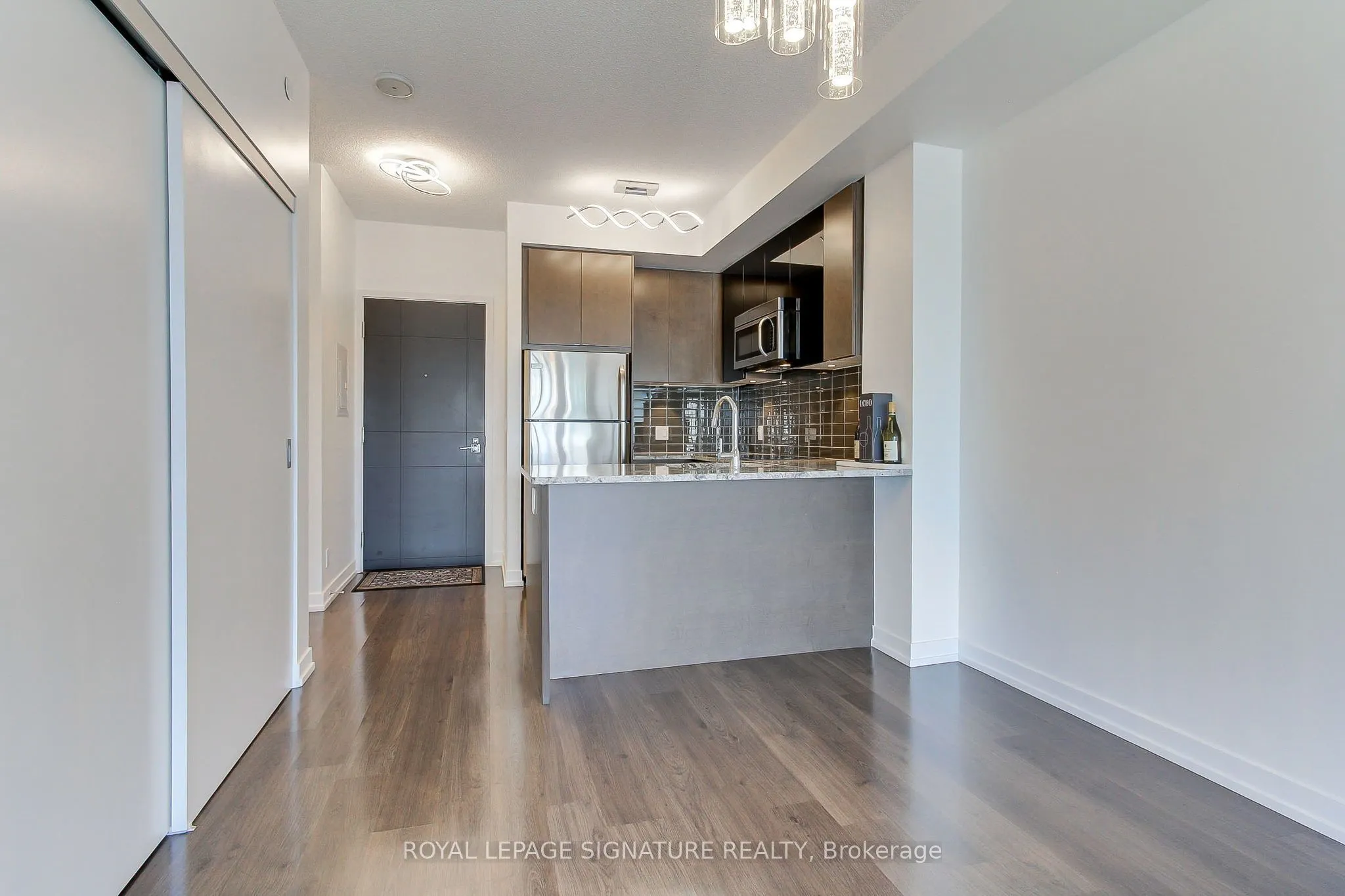 98 Lillian Street #1913