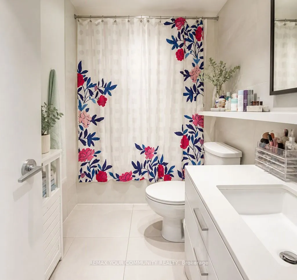 501 Adelaide Street W #305