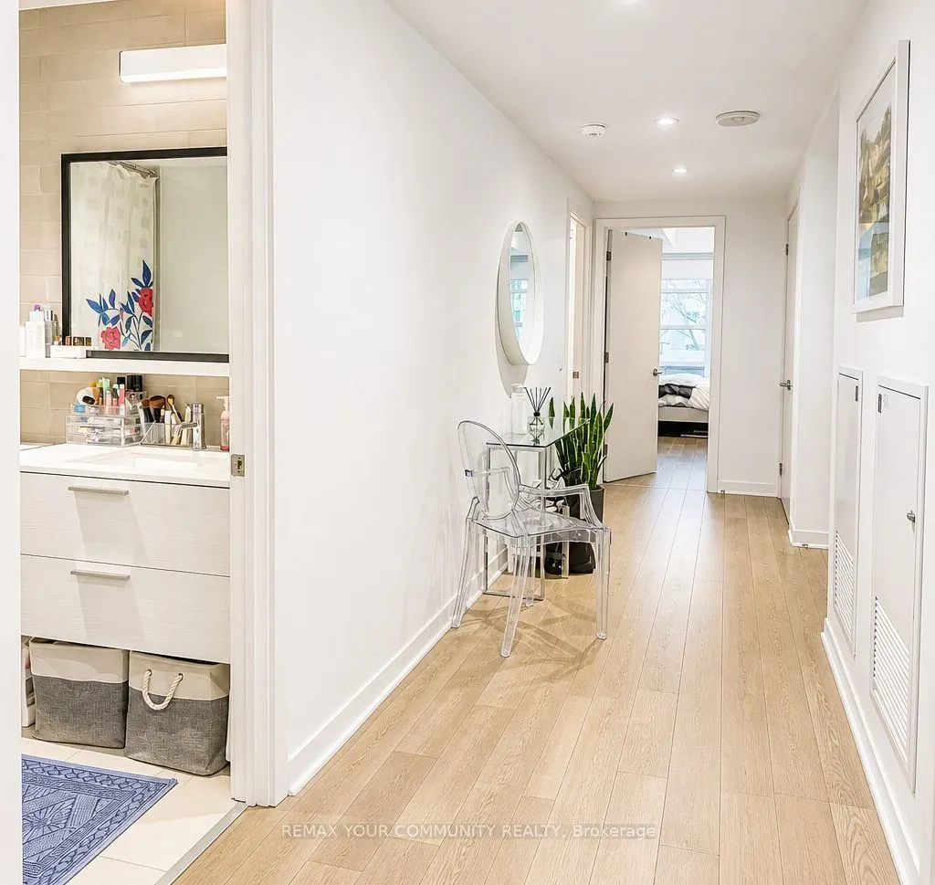 501 Adelaide Street W #305