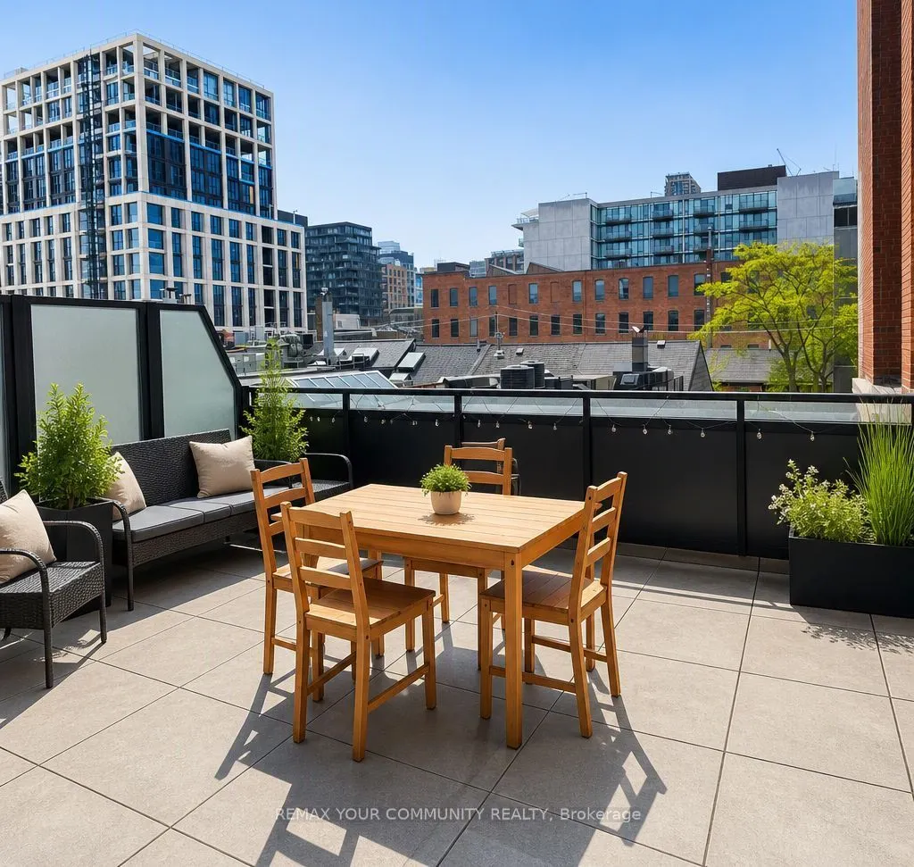 501 Adelaide Street W #305